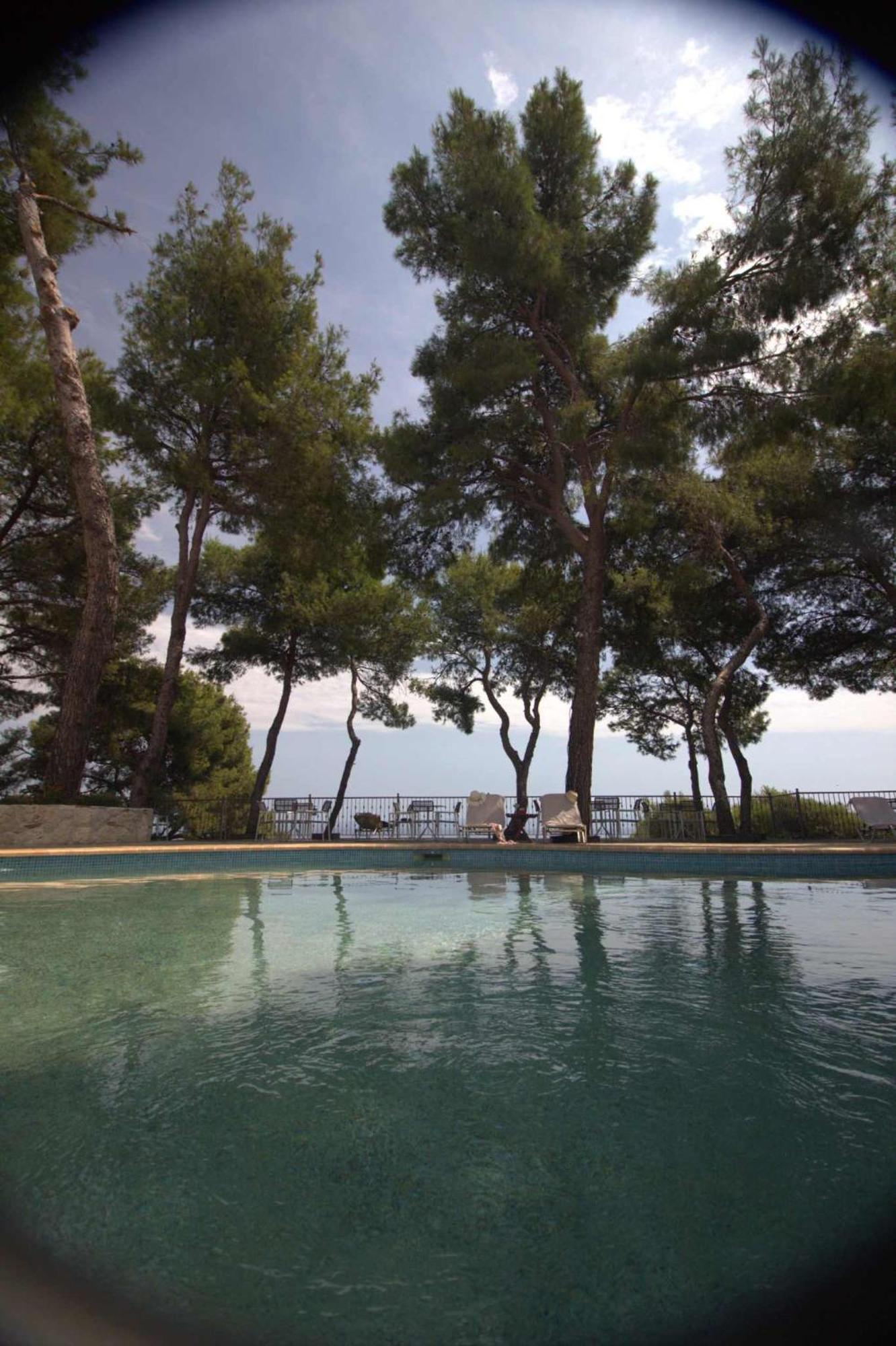 Evripidis Hotel *