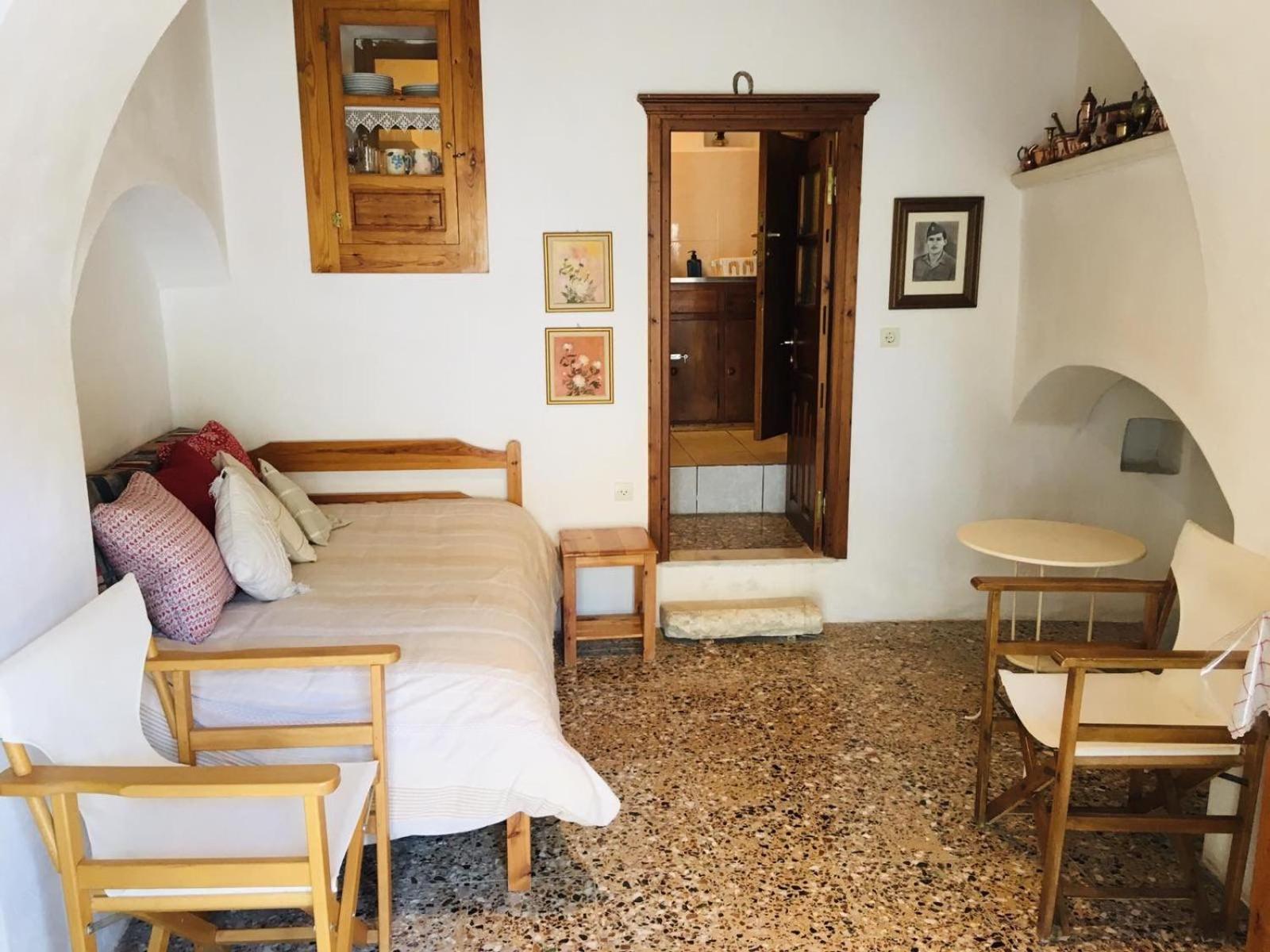 Holiday home Beliotis' House Aperathos