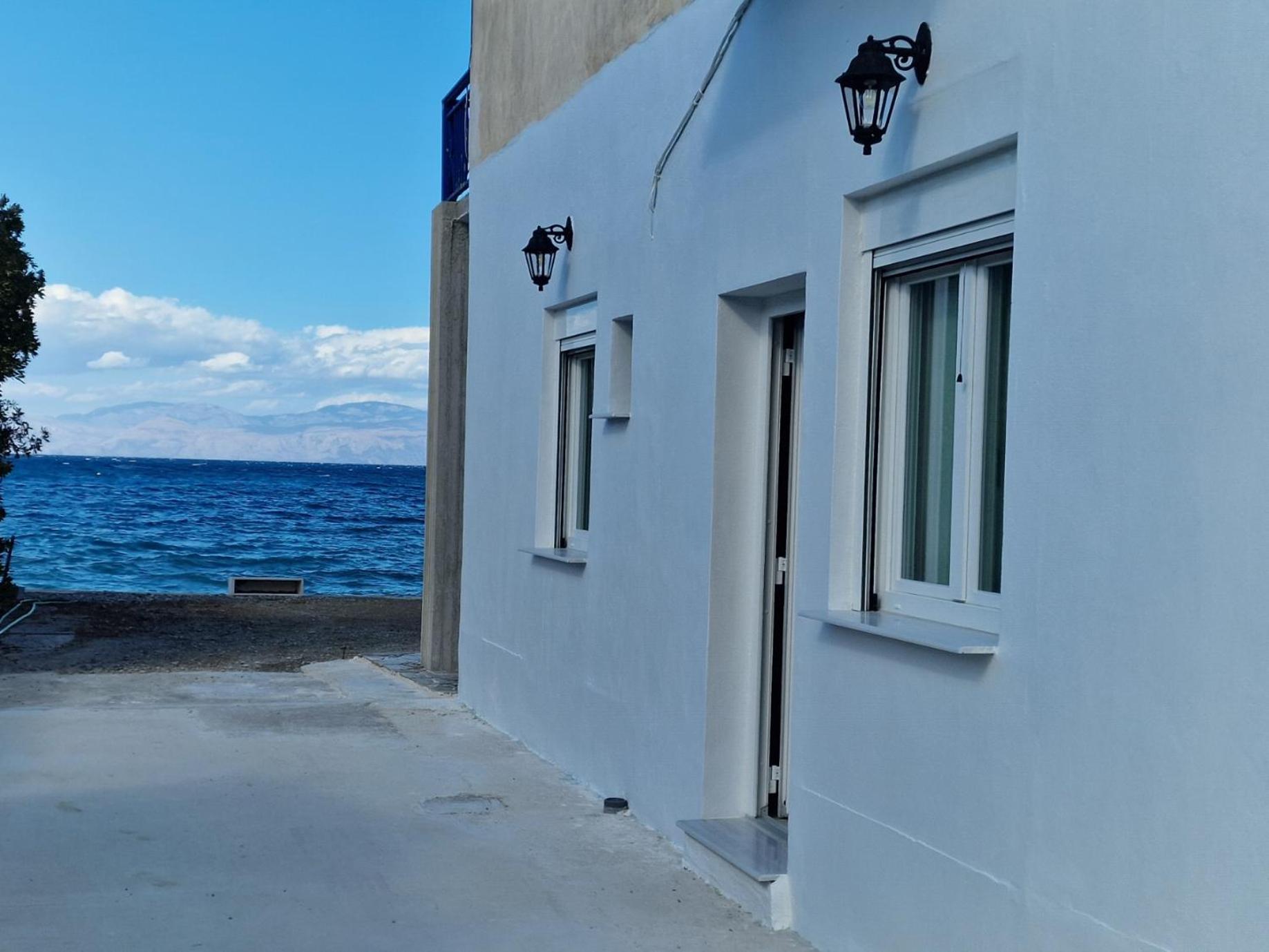 Apartment Auxo, & On The Sea Kamari (Corinthia)