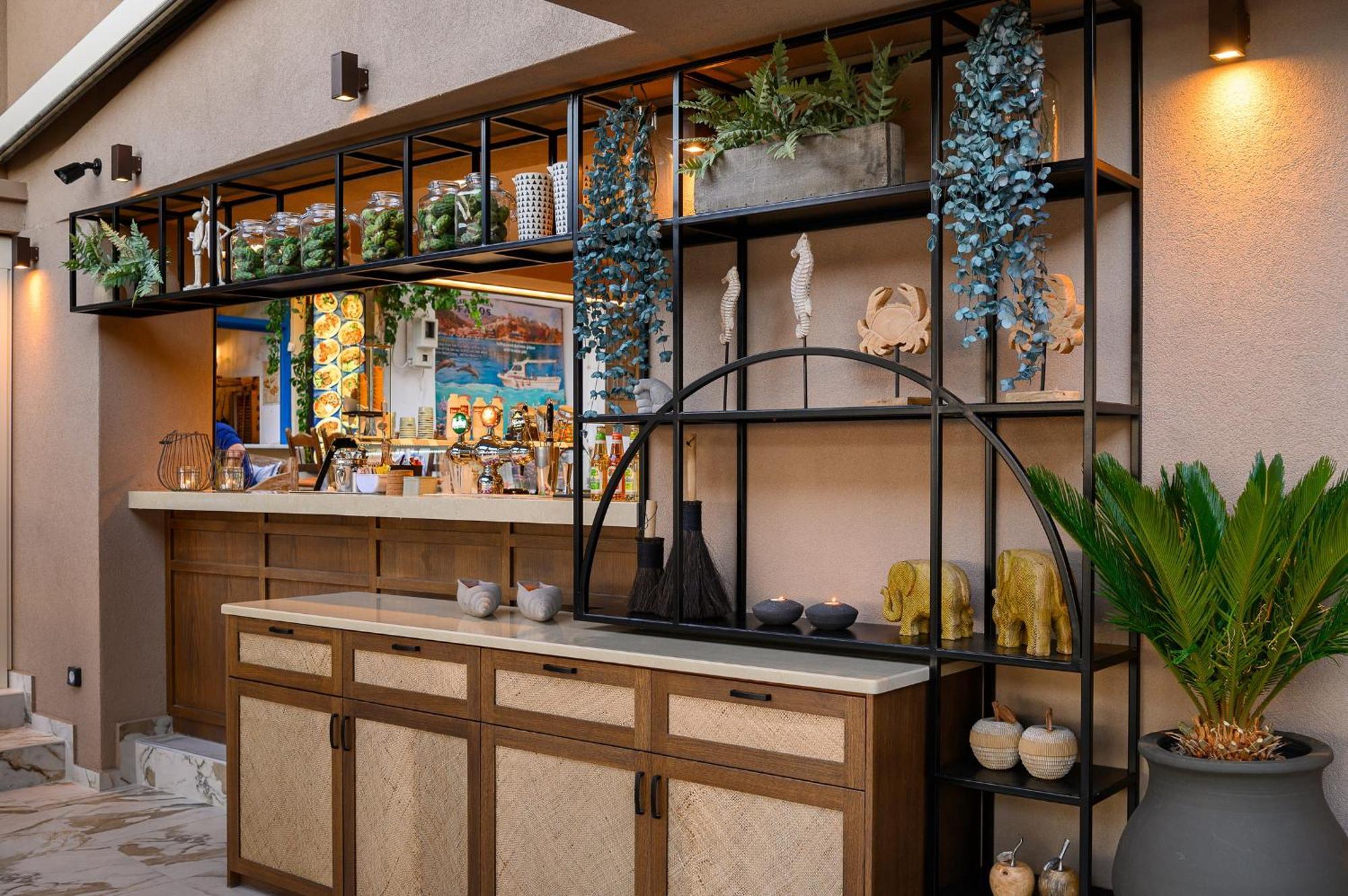 Cove Luxury Aparthotel