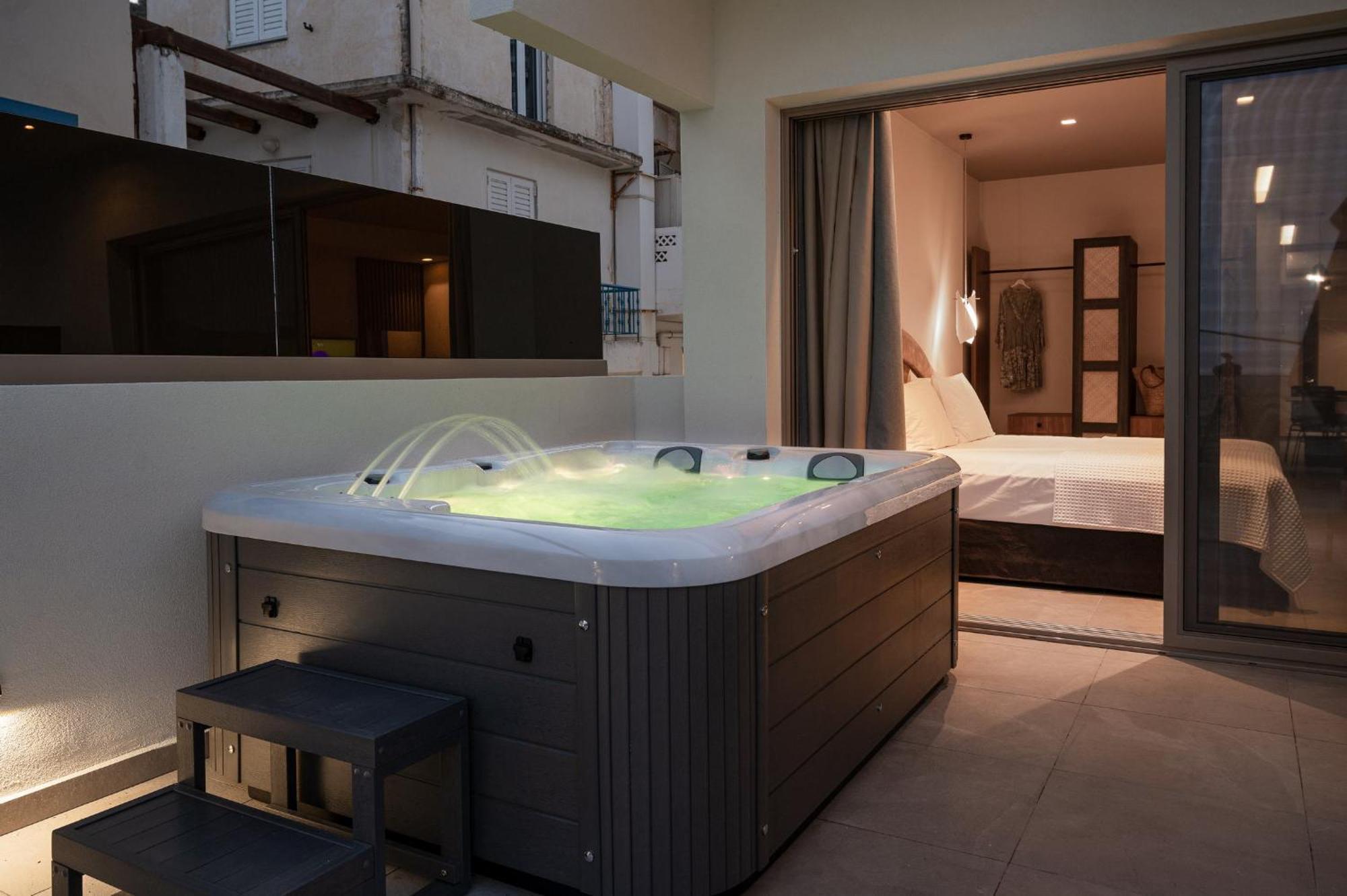 Cove Luxury Aparthotel Agia Galini (Crete)
