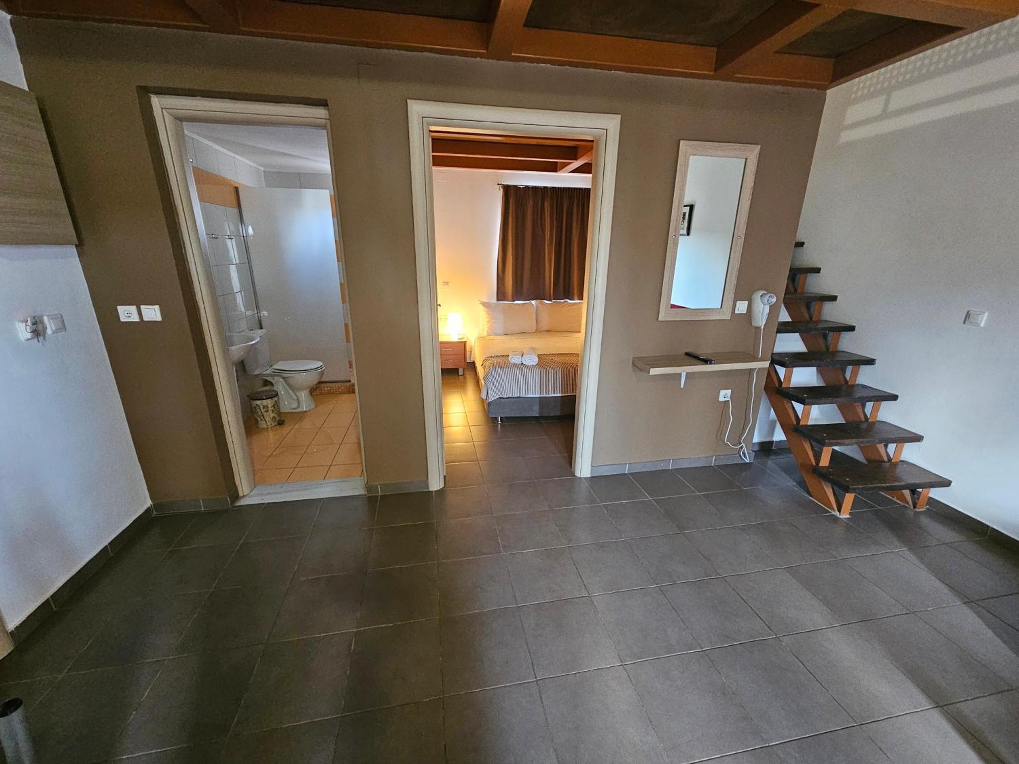 Sunrise Aparthotel 3*