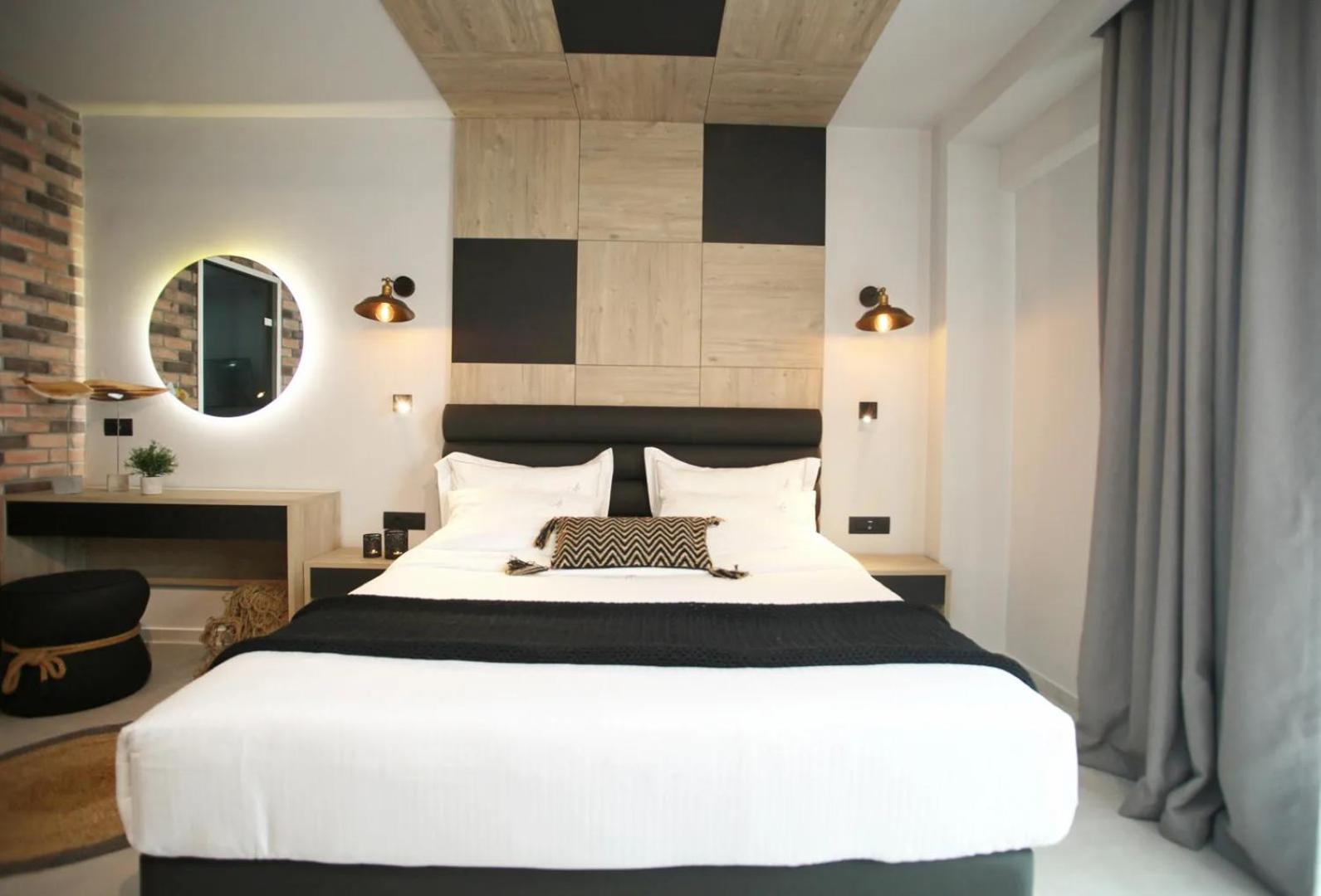 Athinais Luxury *