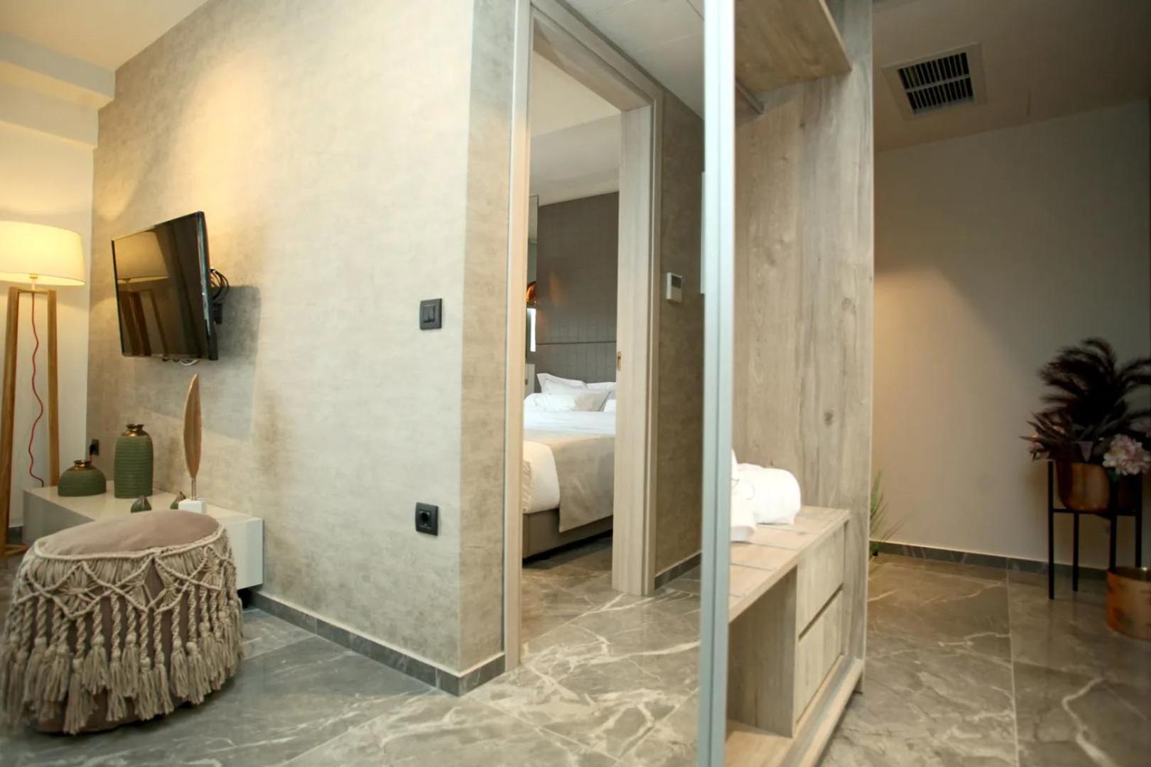 Athinais Luxury * Hanioti