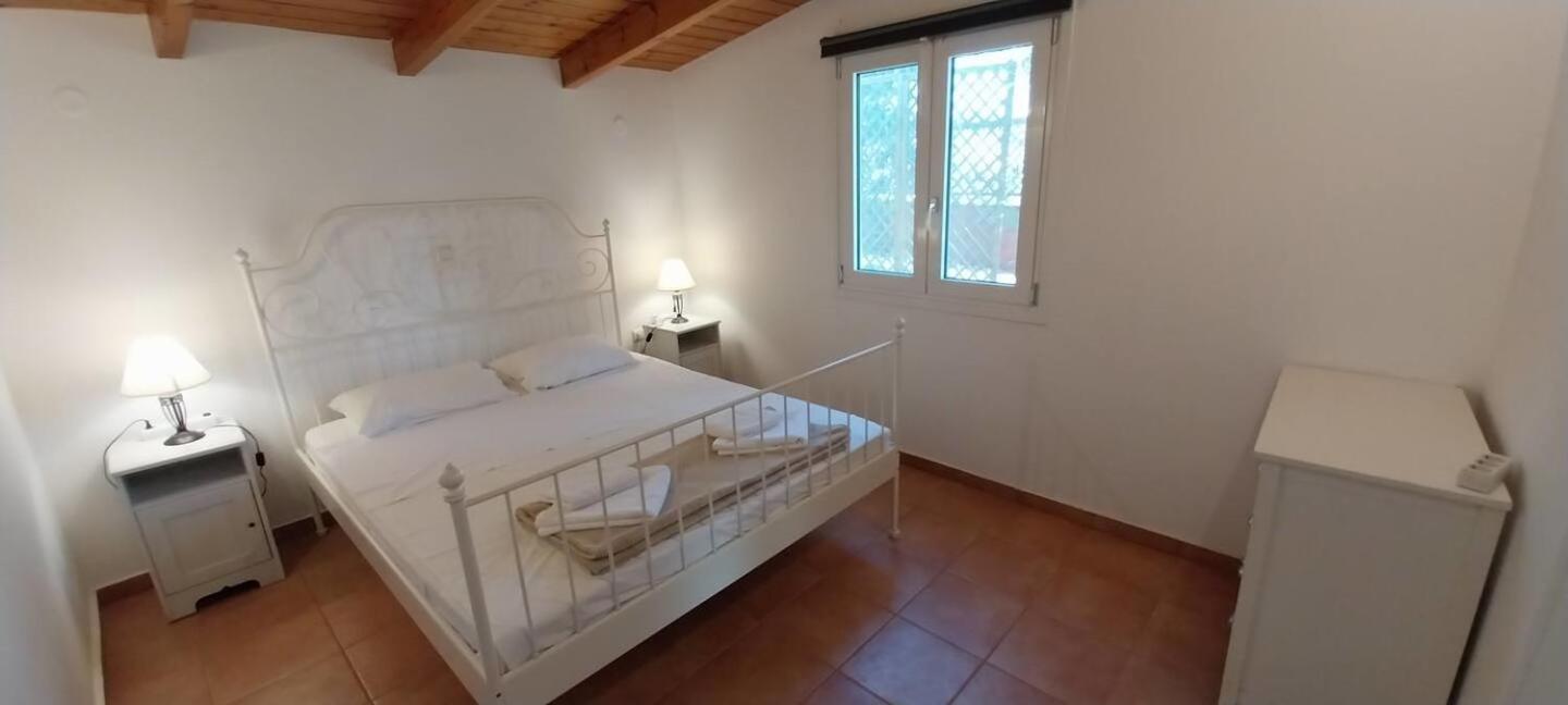 Villa Cosseri Rossa-dorothea And Cosseri Rossa-penelope, With Own Shared Pool Lixouri