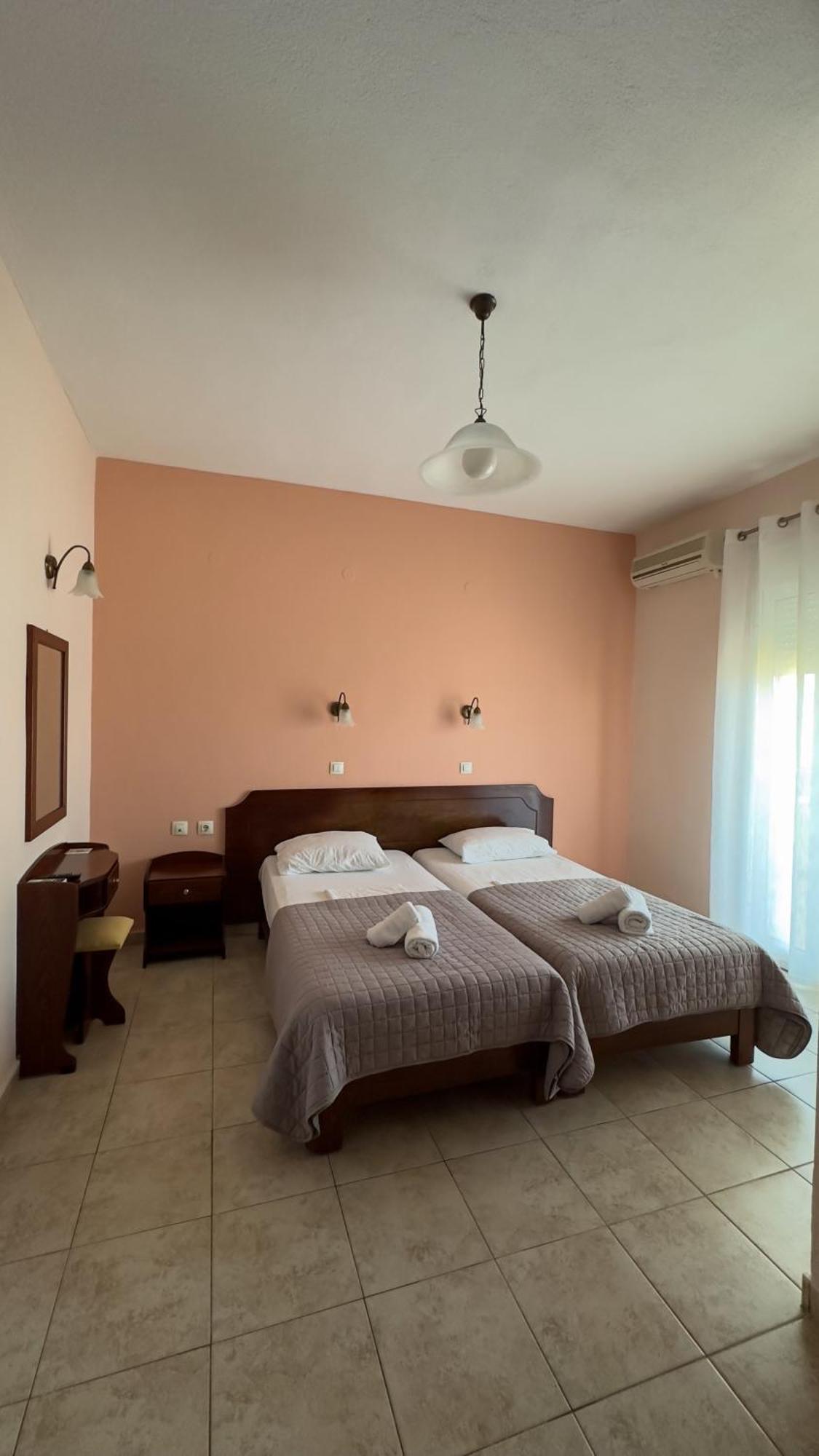 Tsipos Aparthotel *