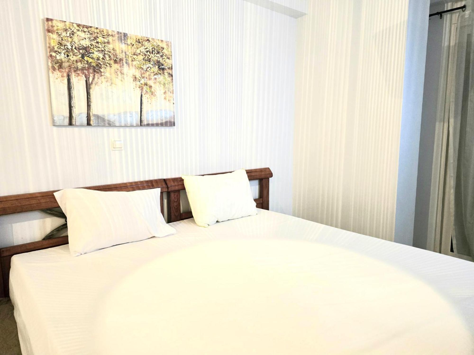 In Centre By Open Apartment