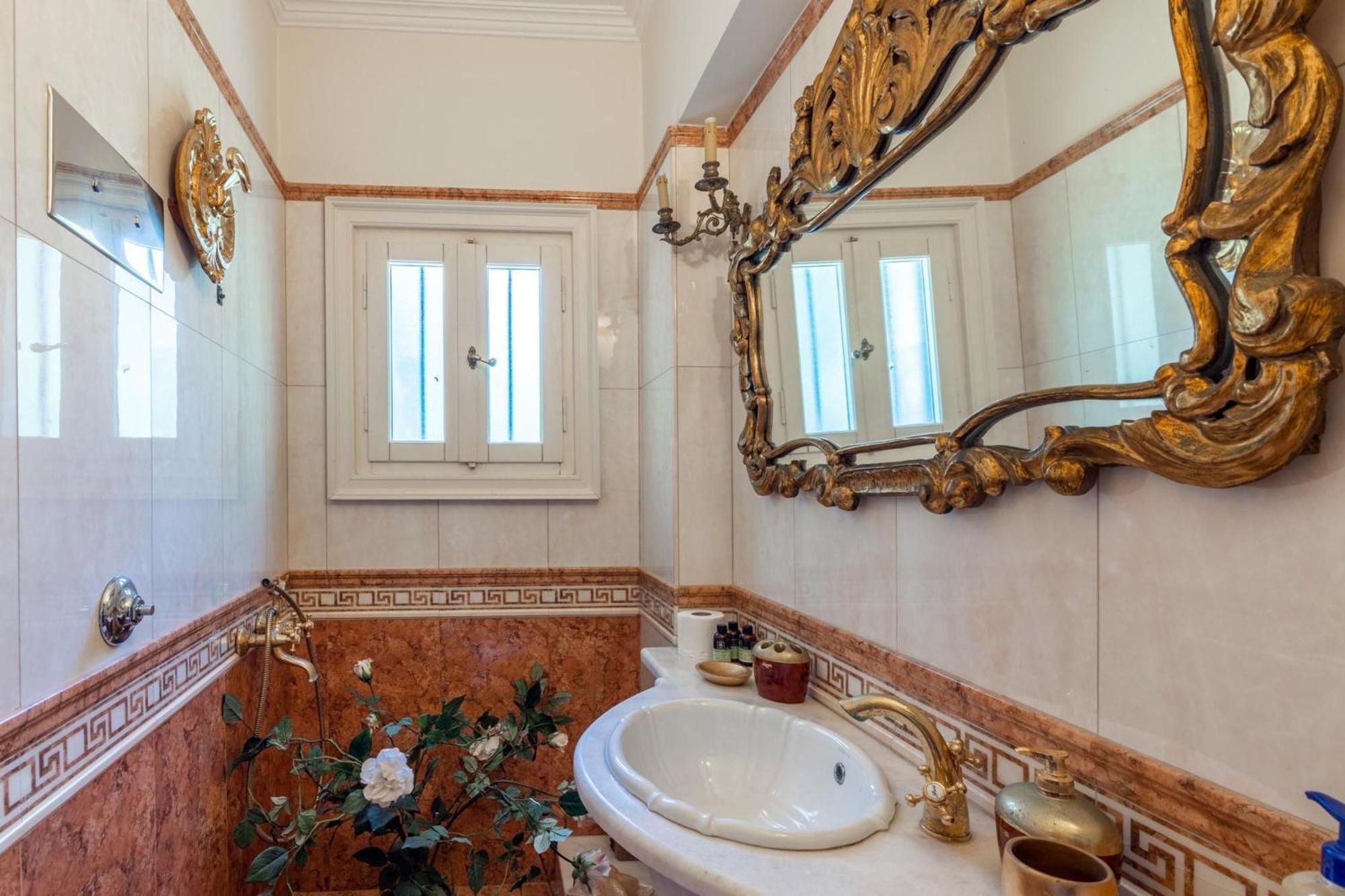 Palazzo Reale *