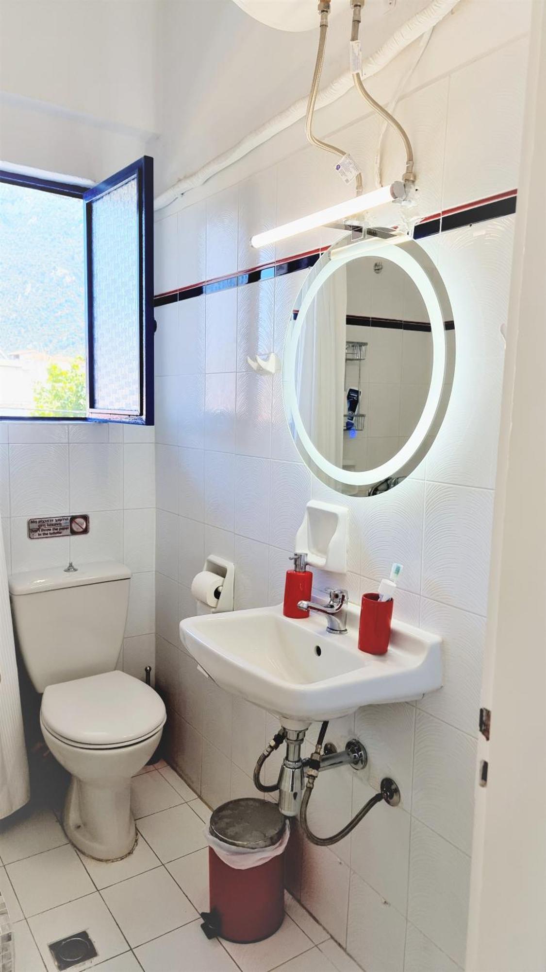 Apartment Gentle Breeze Kamena Vourla