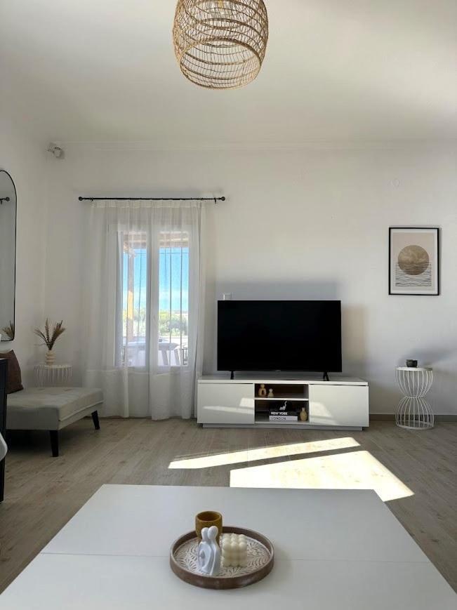 Seafront 3-bedroom Cycladic South Paros Aliki (Paros)