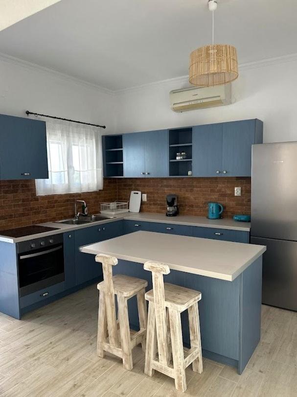 Apartment Seafront 3-bedroom Cycladic South Paros