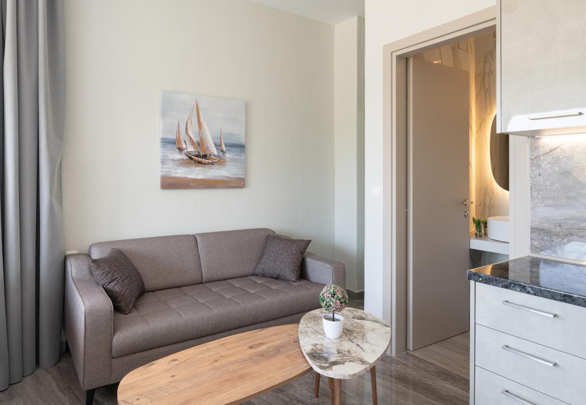 Amadeus Golden Villa Toroni