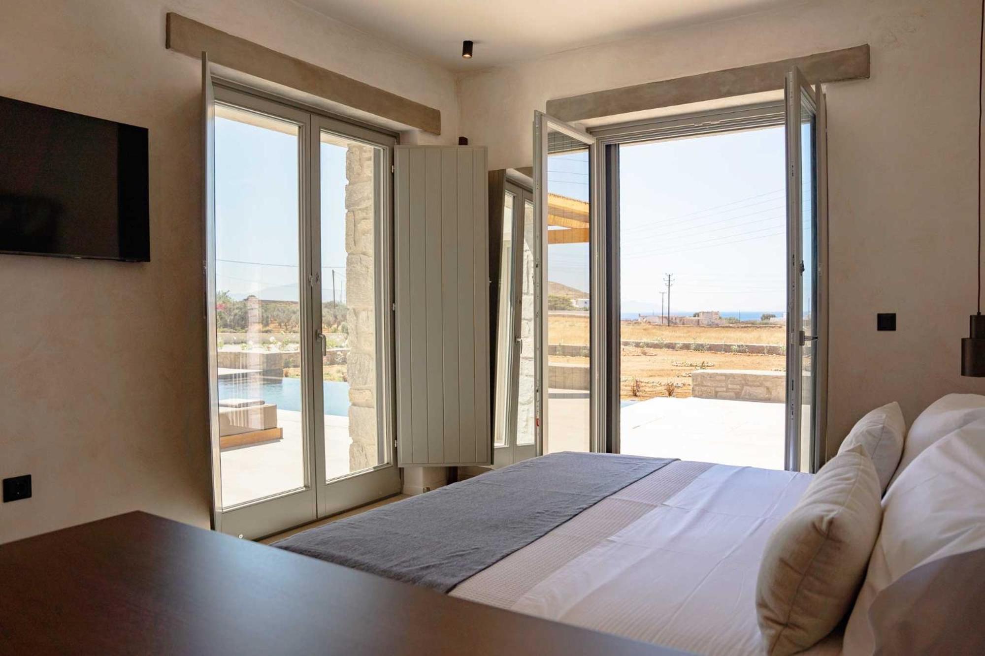 Phoenix With Private Pool & Sea Views Near Naousa Ambelas