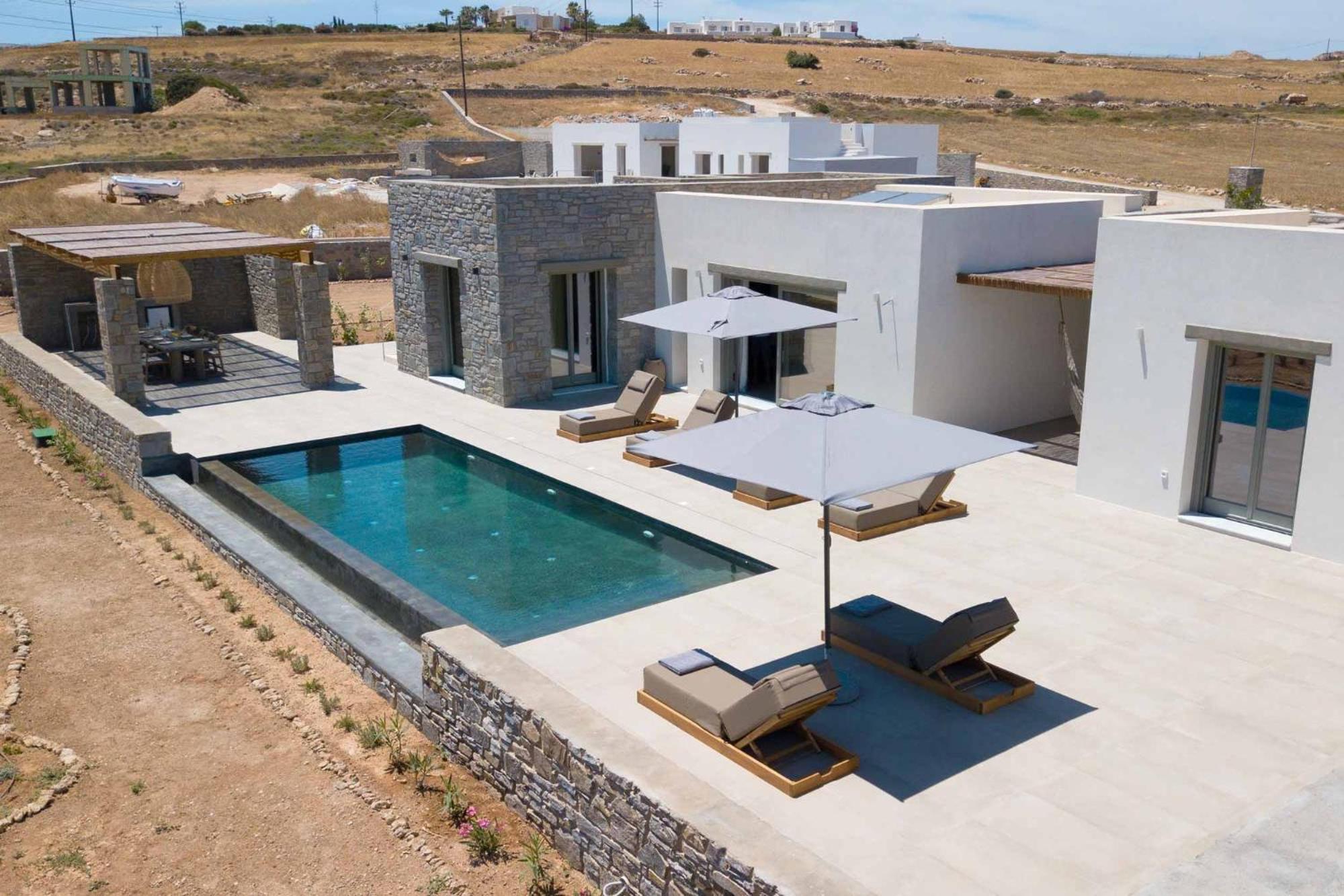 Phoenix With Private Pool & Sea Views Near Naousa Villa