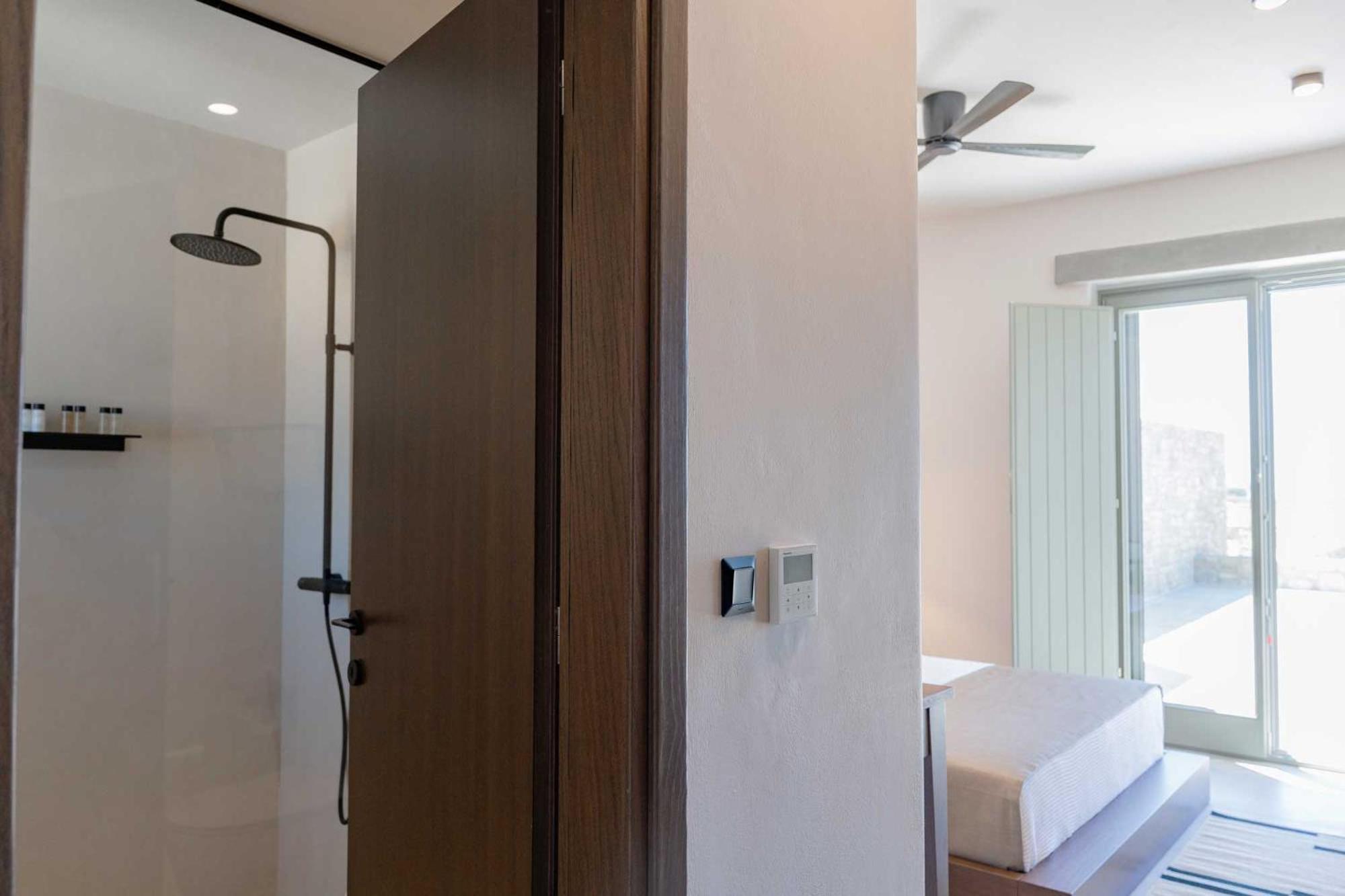 Phoenix With Private Pool & Sea Views Near Naousa *