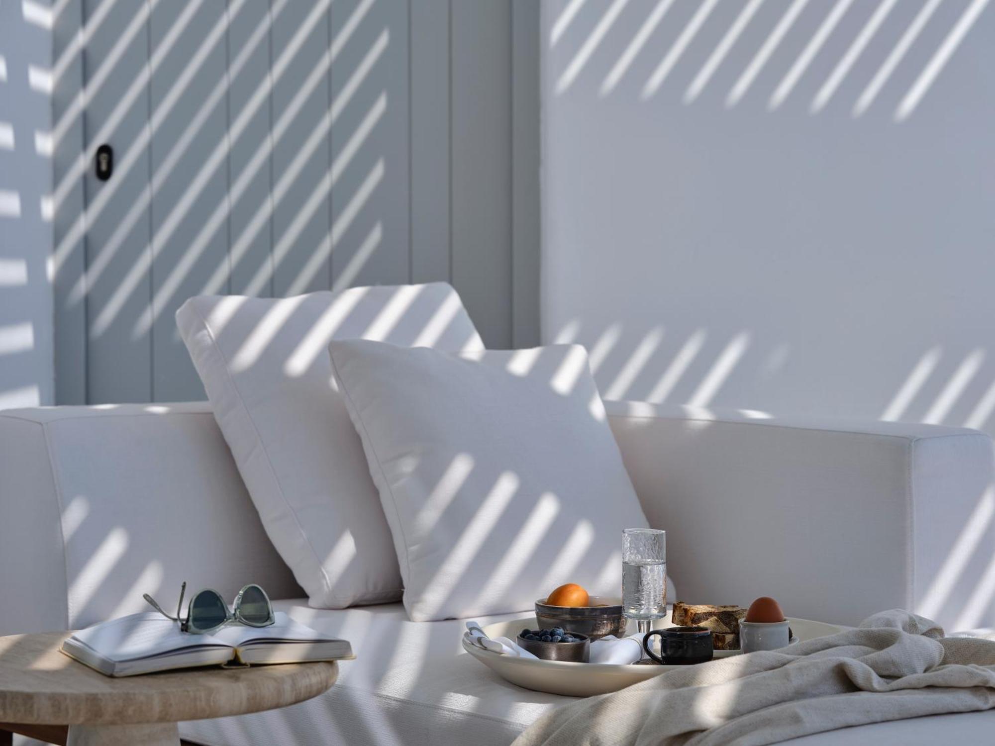 Deos Mykonos - A Myconian Collection