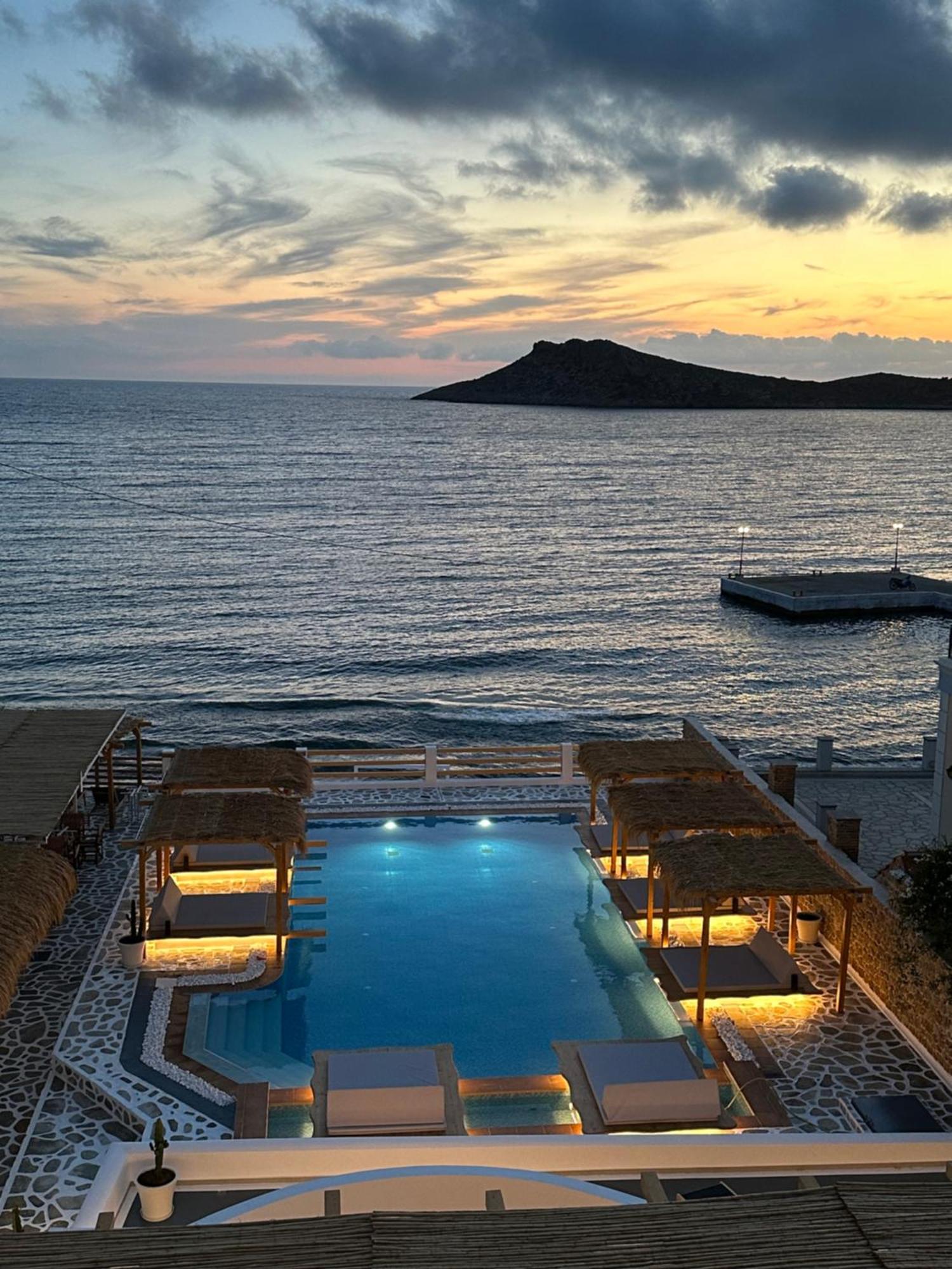 Spongia & Hotel Myrties