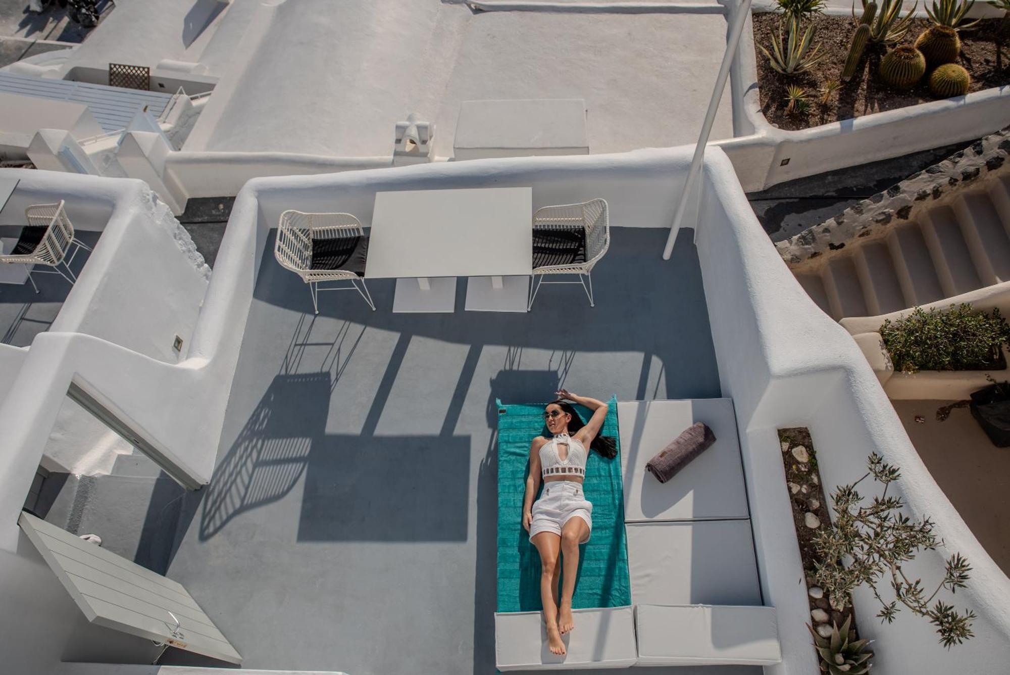 Heavens Edge Hotel *