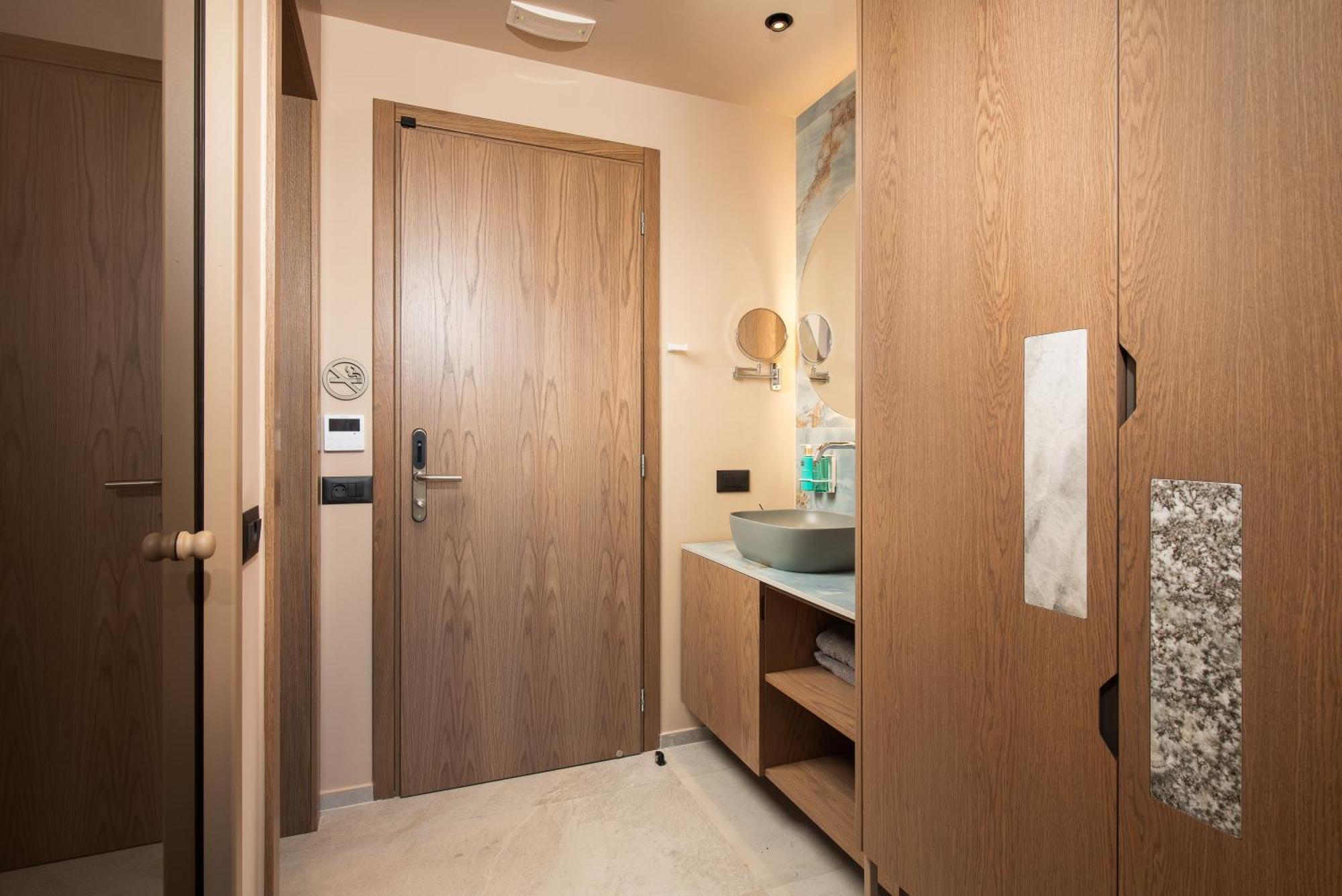 Cosmeen Lifestyle Boutique Aparthotel