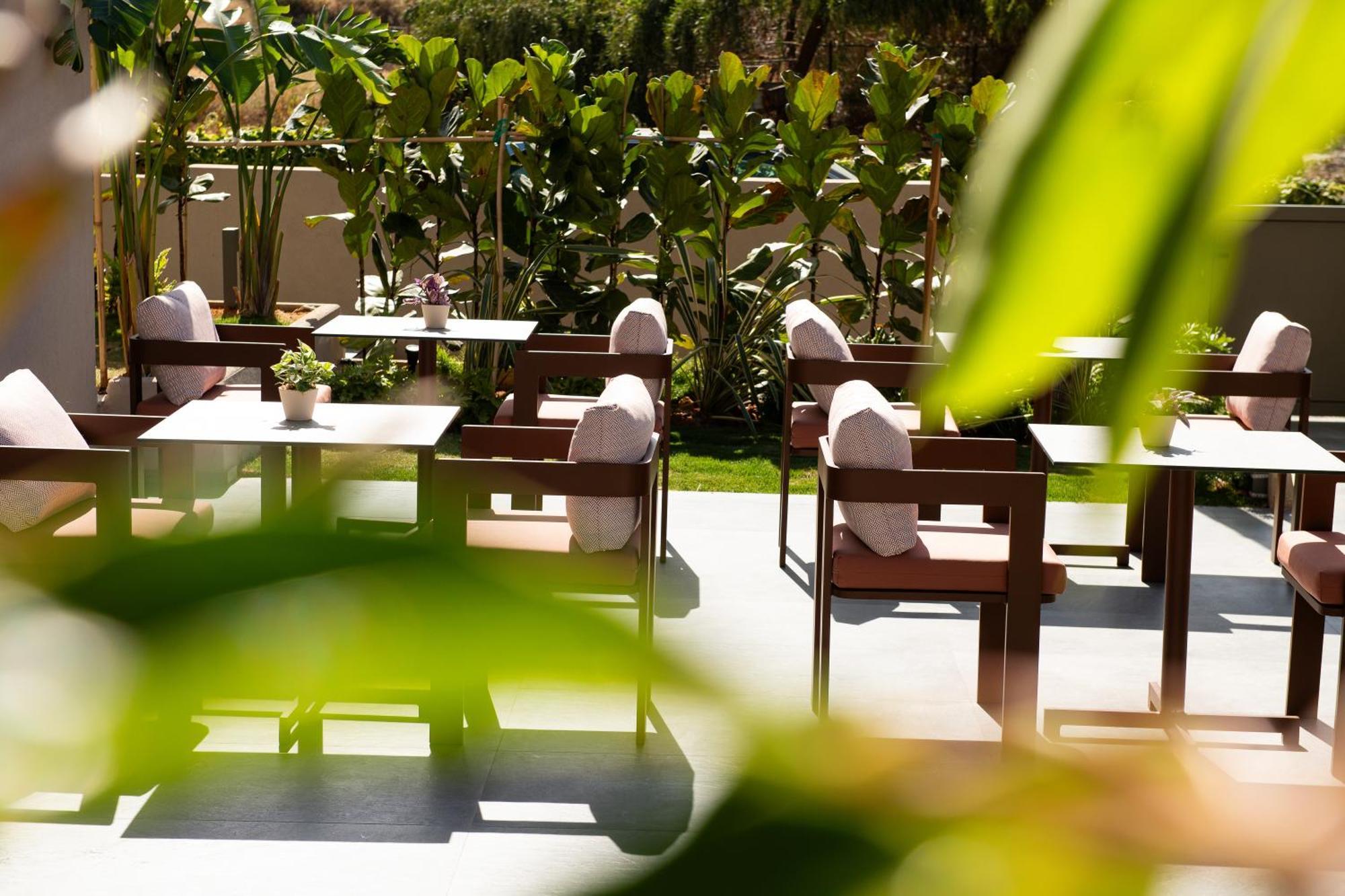 Cosmeen Lifestyle Boutique Aparthotel