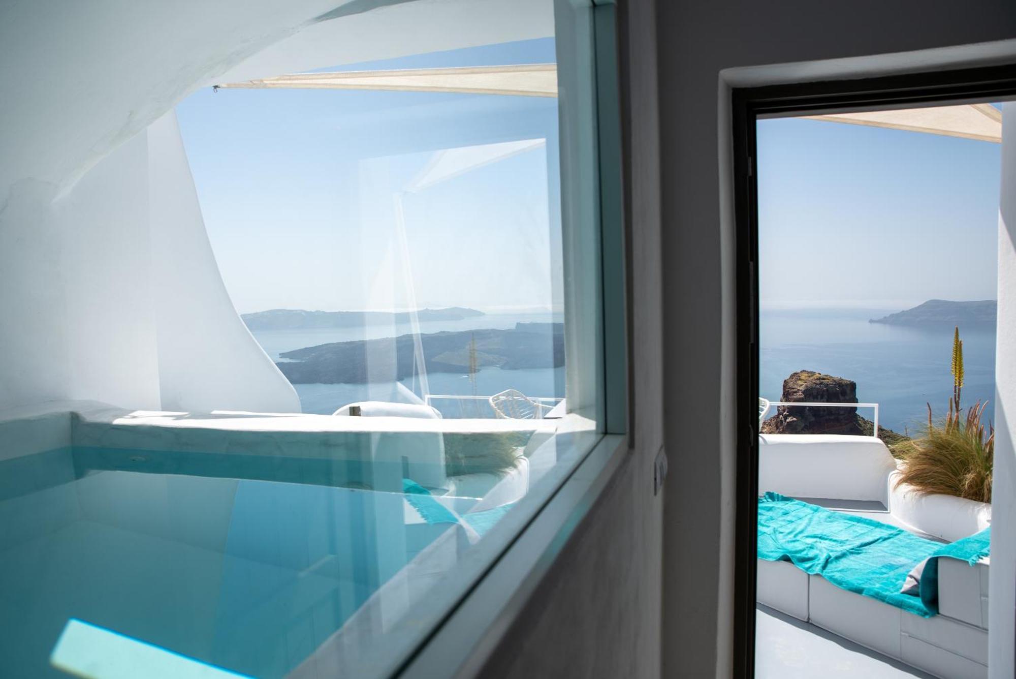 Heavens Edge Hotel