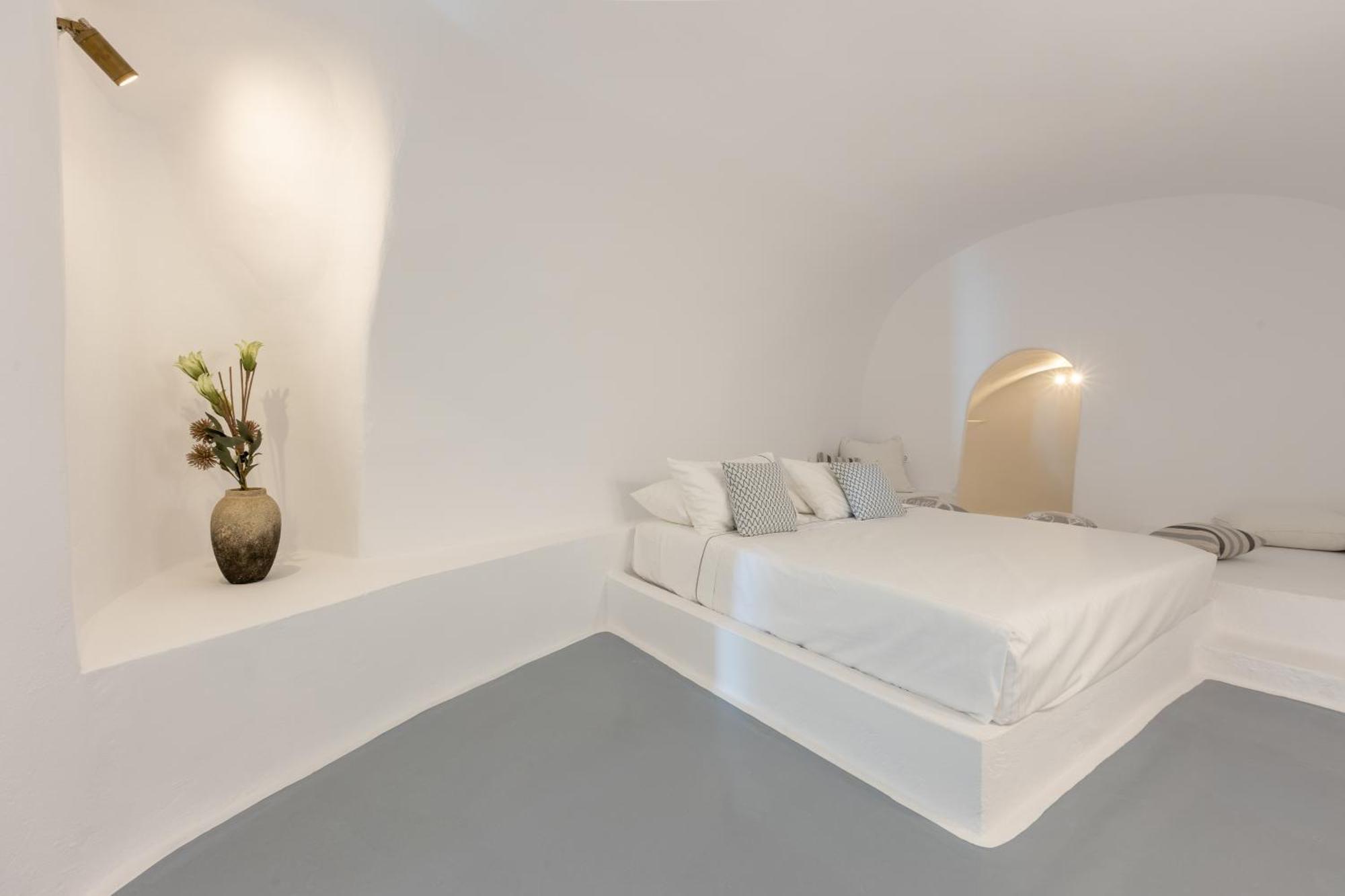 Heavens Edge Hotel *