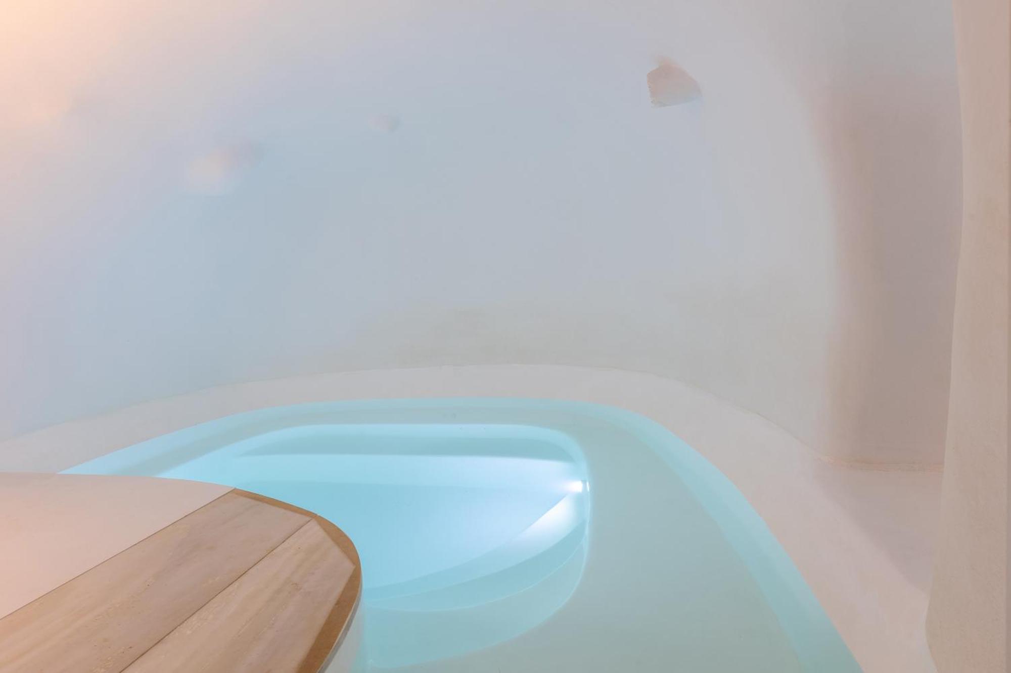 Heavens Edge Hotel