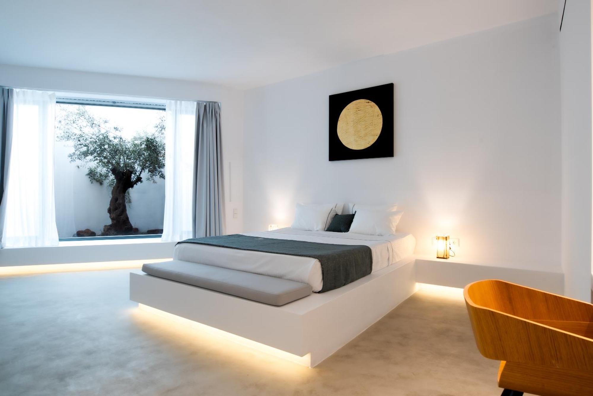 Heavens Edge Hotel *