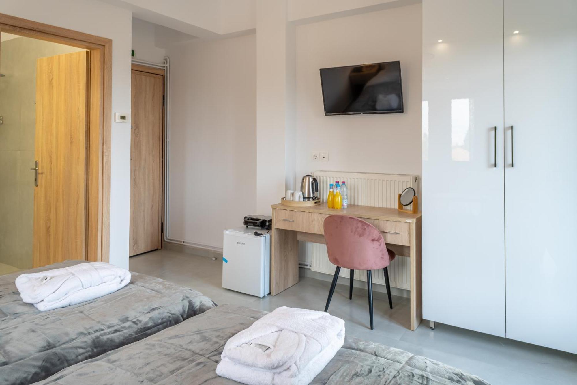 Kostis Orange Aparthotel