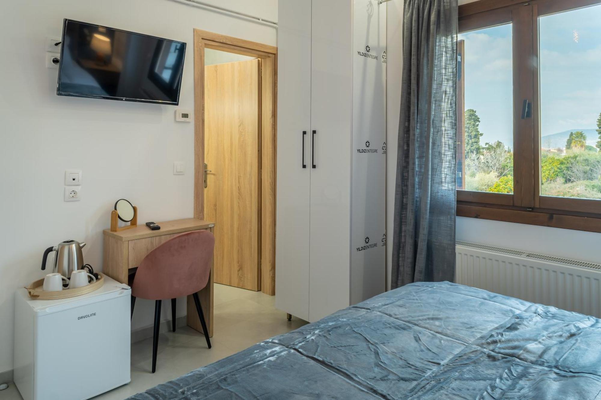 Kostis Orange Aparthotel *