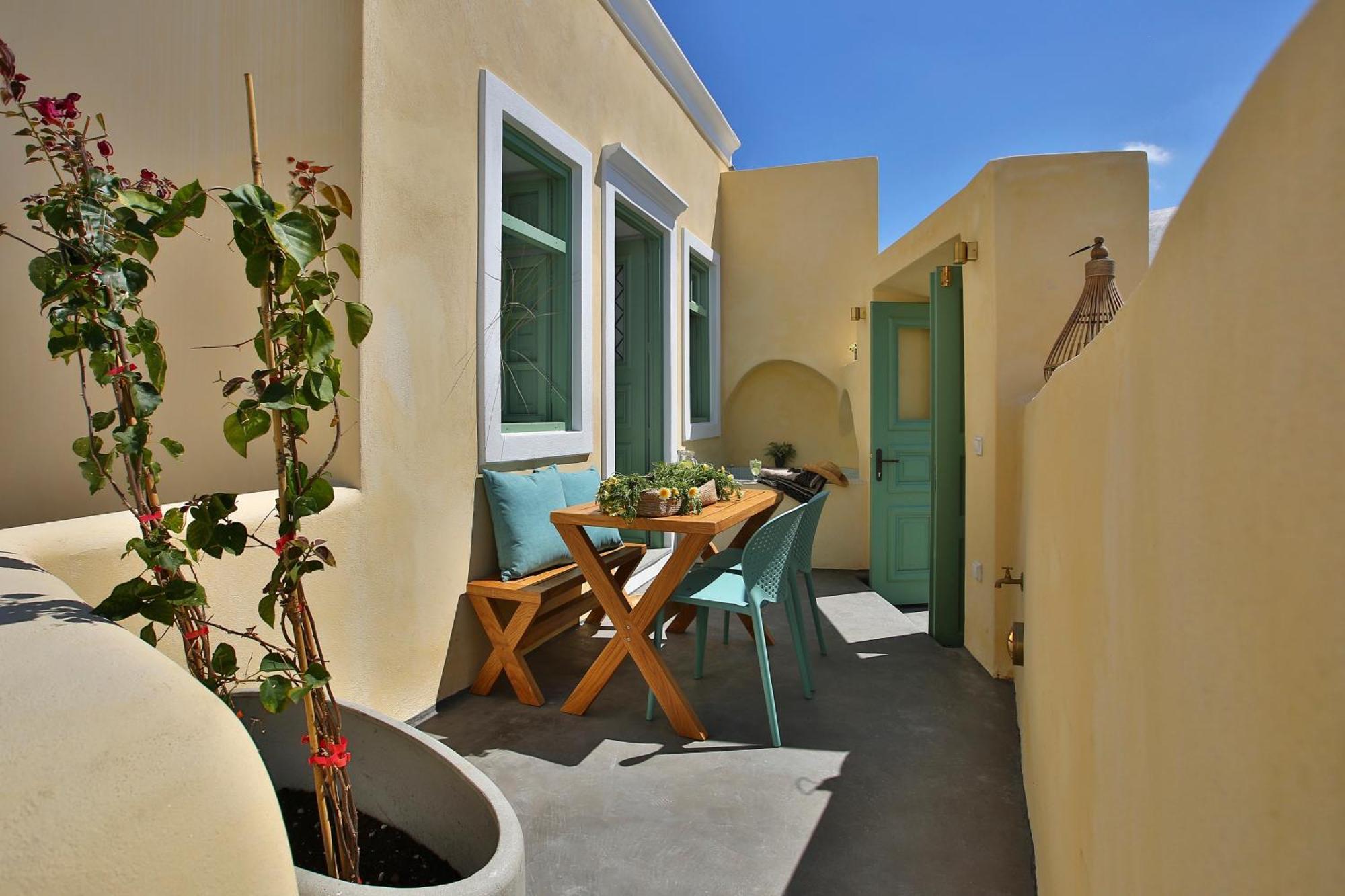 Yellow Orchid Cycladic House * Pyrgos Kallistis