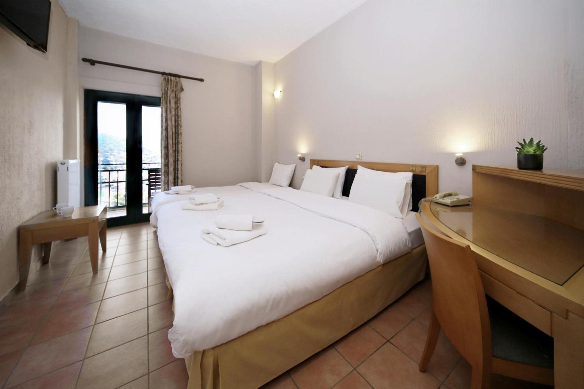 Lecadin Hotel Karpenisi