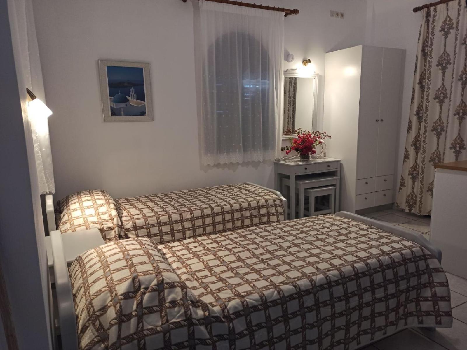 Aparthotel Ancient Thera Perissa (Santorini)