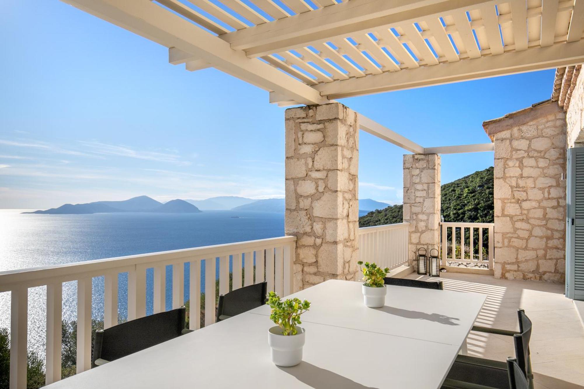 Urania Luxury *