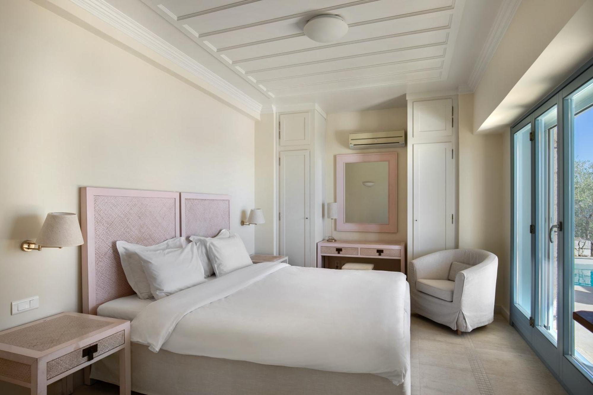 Urania Luxury