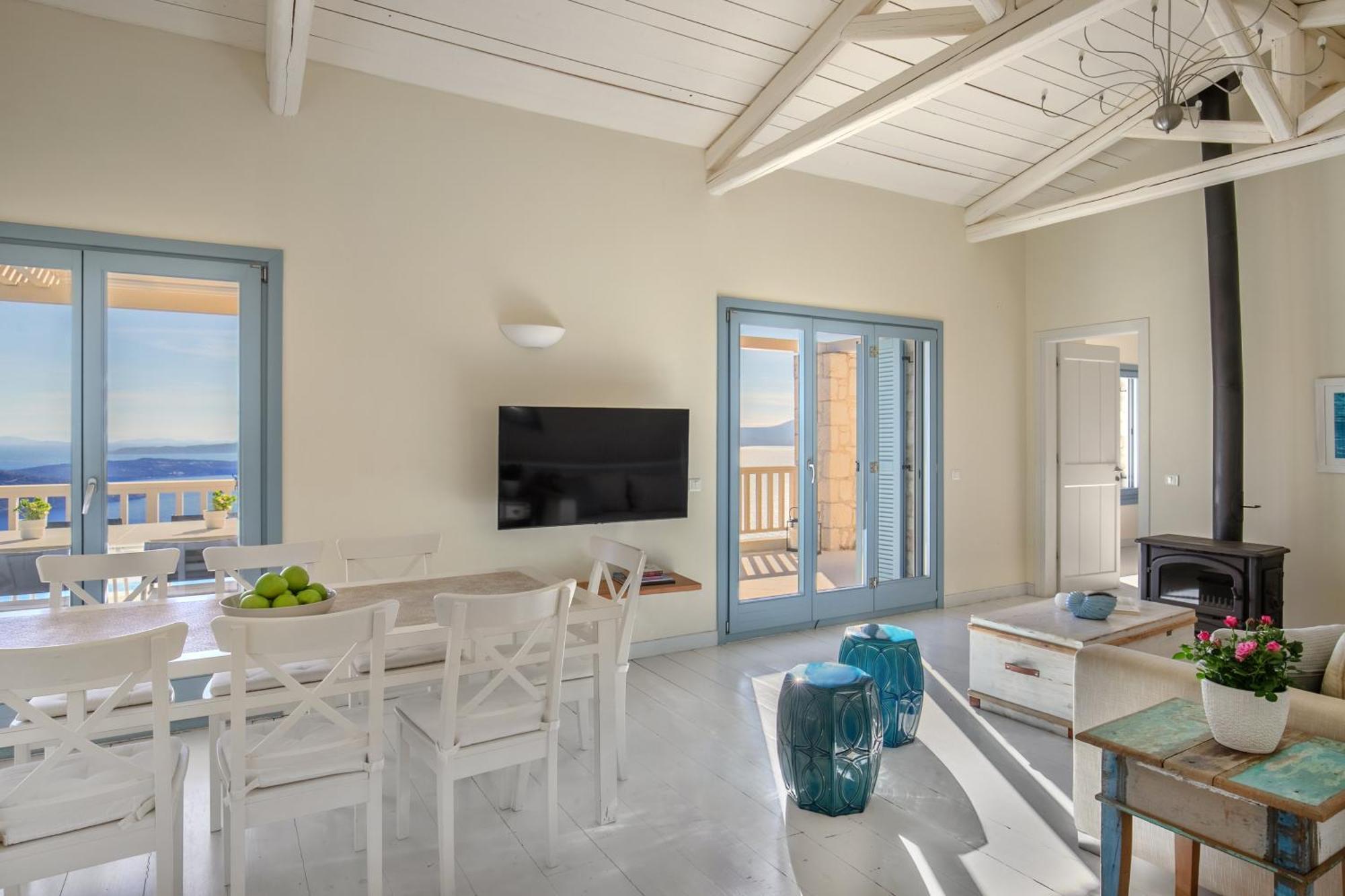 Urania Luxury *