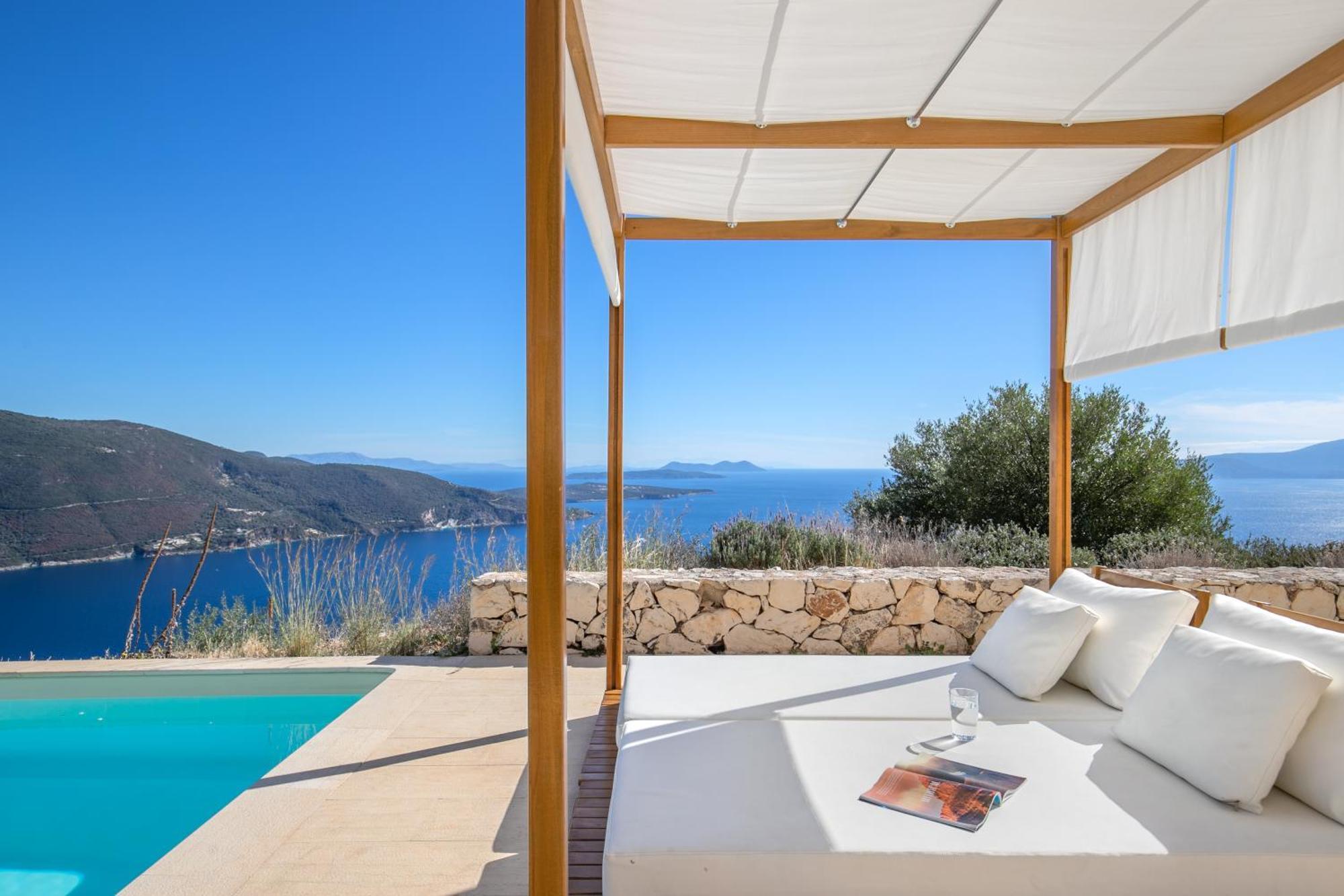 Urania Luxury *