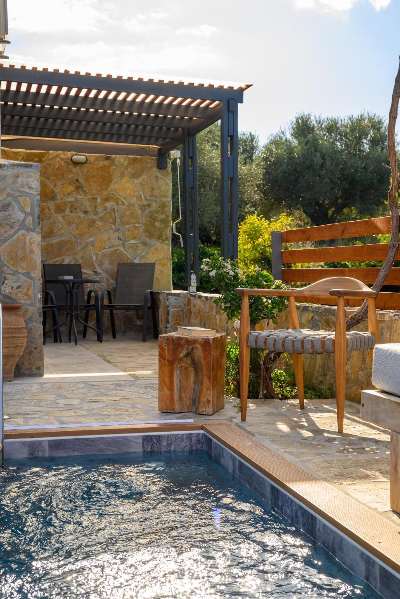 Victoria's Luxury - Private Pool, Jacuzzi
