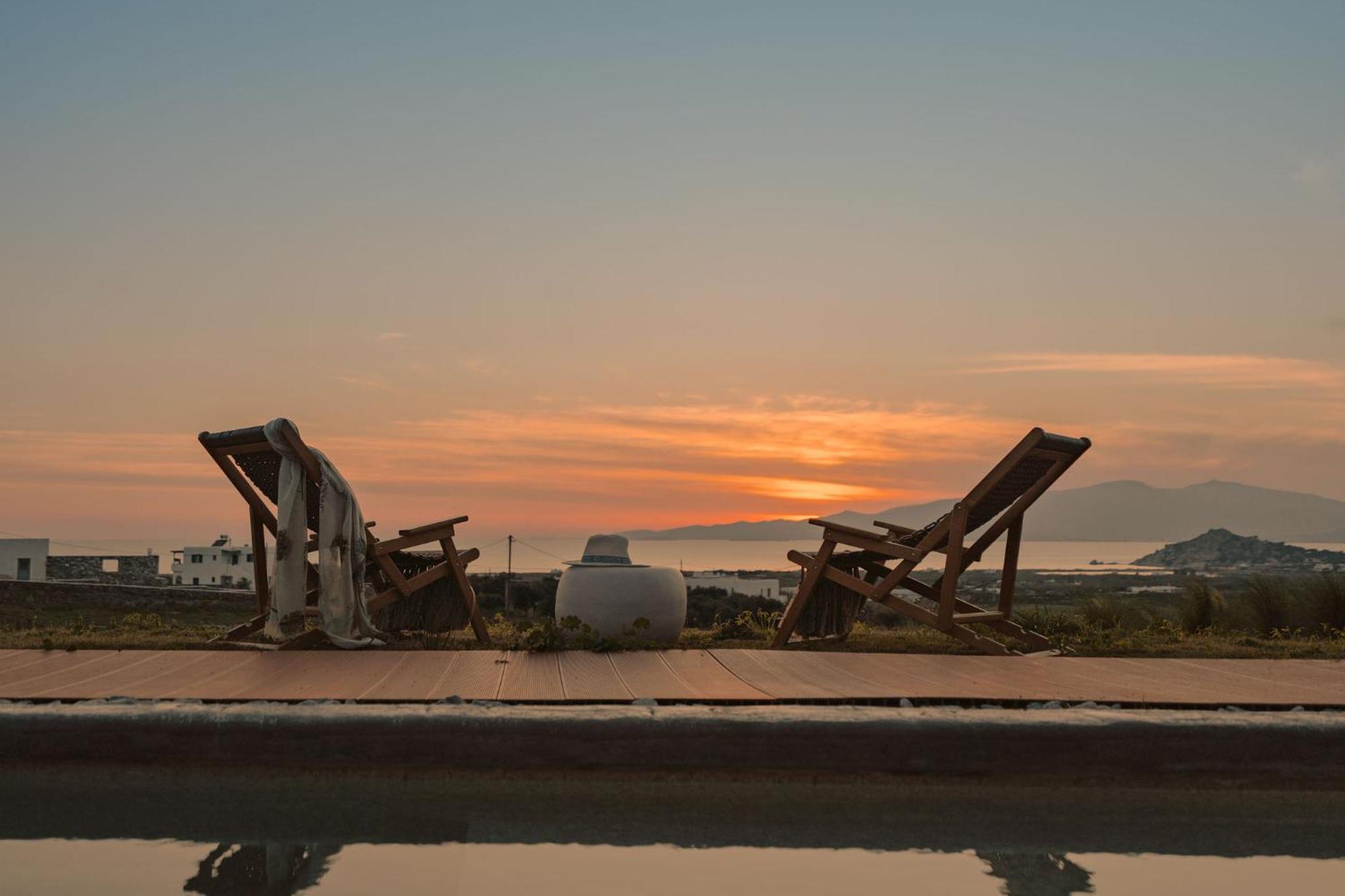 Lea Mikri Vigla * Naxos City