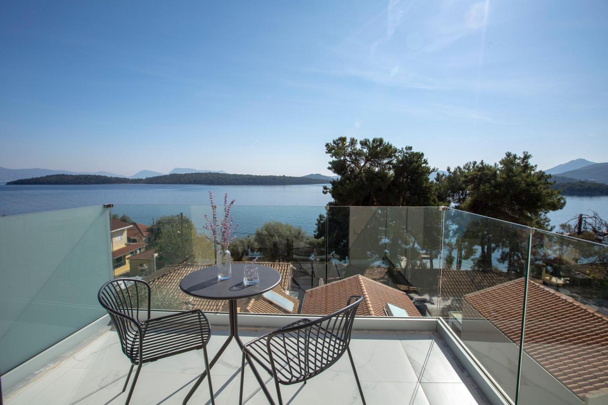 Ionian Elite Beachfront Villa Nydri (Lefkada)