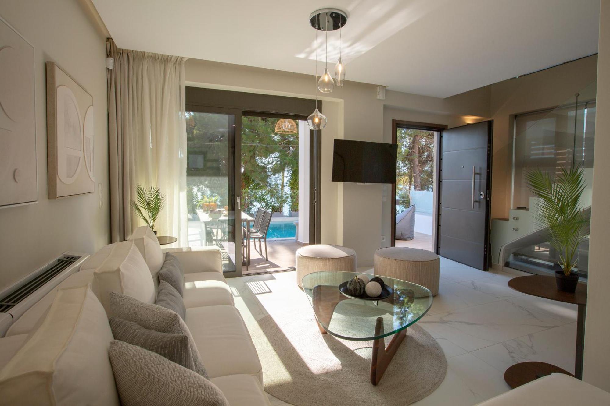 Ionian Elite Beachfront Villa Nydri (Lefkada)