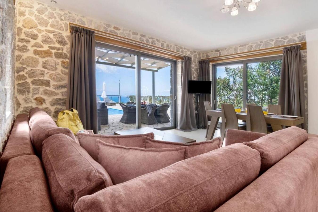 Goudis Villa *