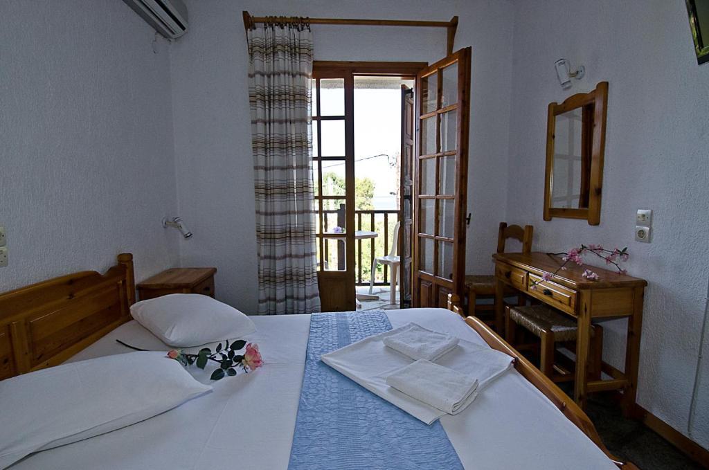 Narkissos Panormos (Skopelos)