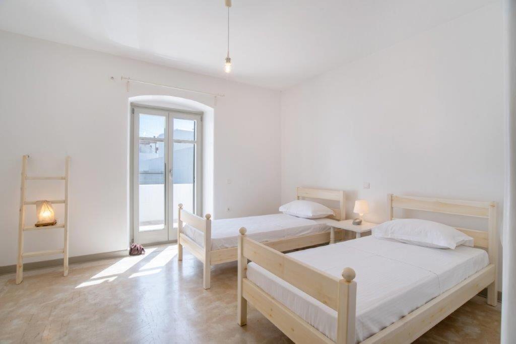 Piperi On The Rocks Villa Naousa (Paros)