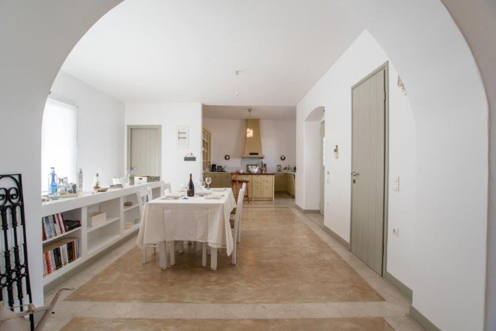 Piperi On The Rocks Villa *