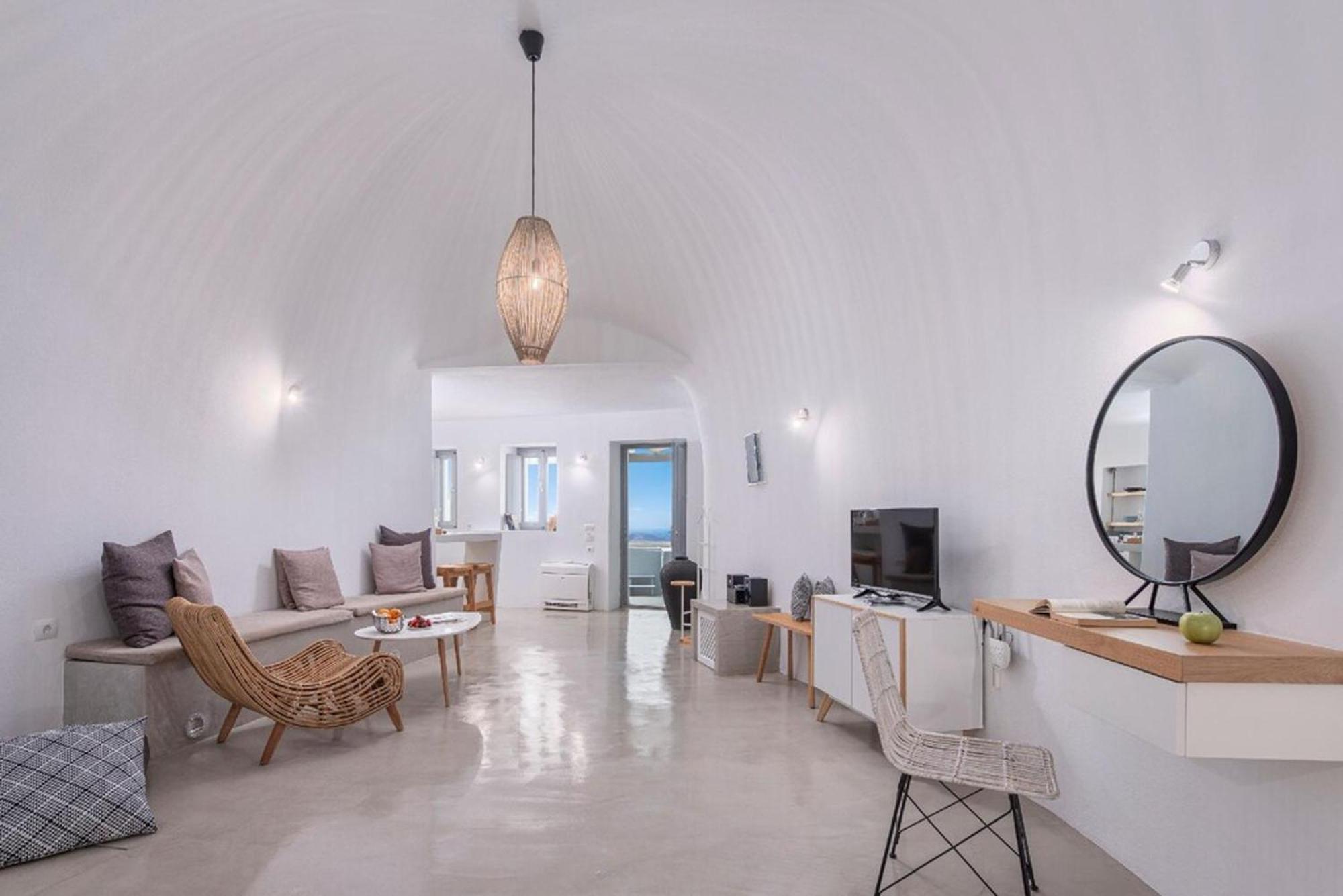 Hommage With Caldera View Hot Tub Apartment Fira (Santorini)
