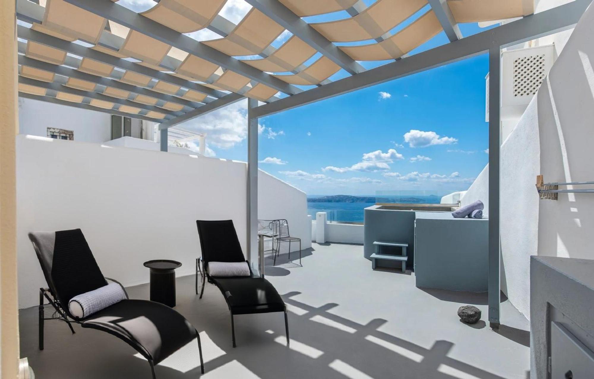 Hommage With Caldera View Hot Tub Fira (Santorini)
