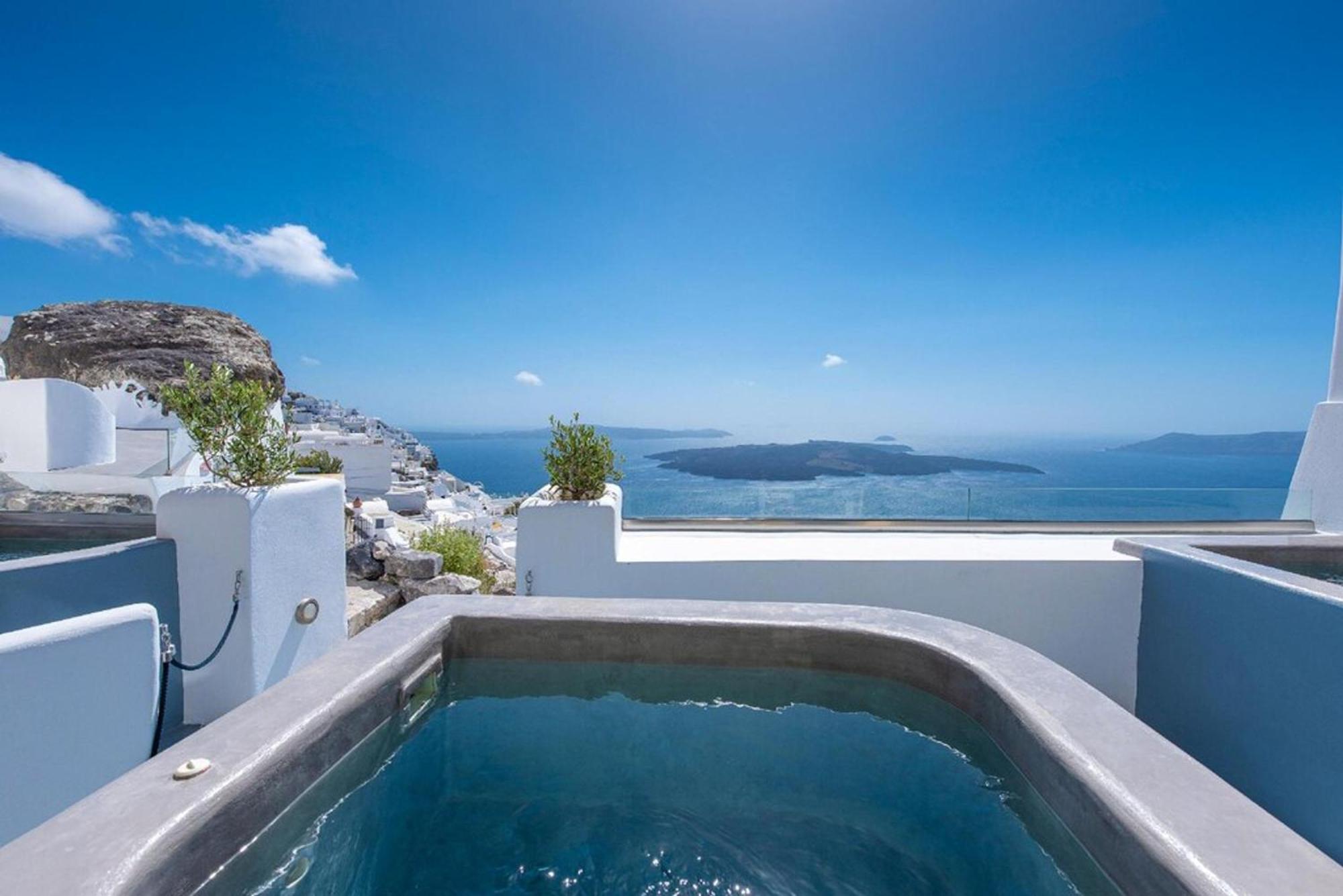Hommage With Caldera View Hot Tub Fira (Santorini)