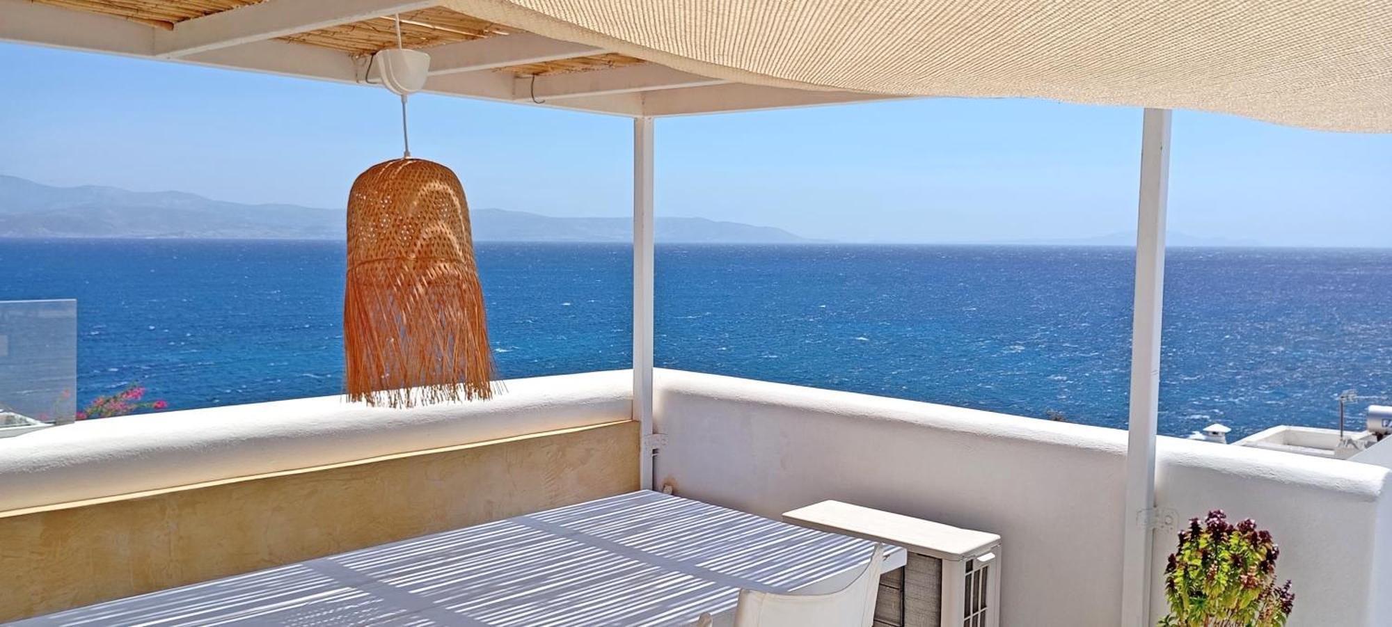 Danae - Seaside With Pool & Hot Tub Villa