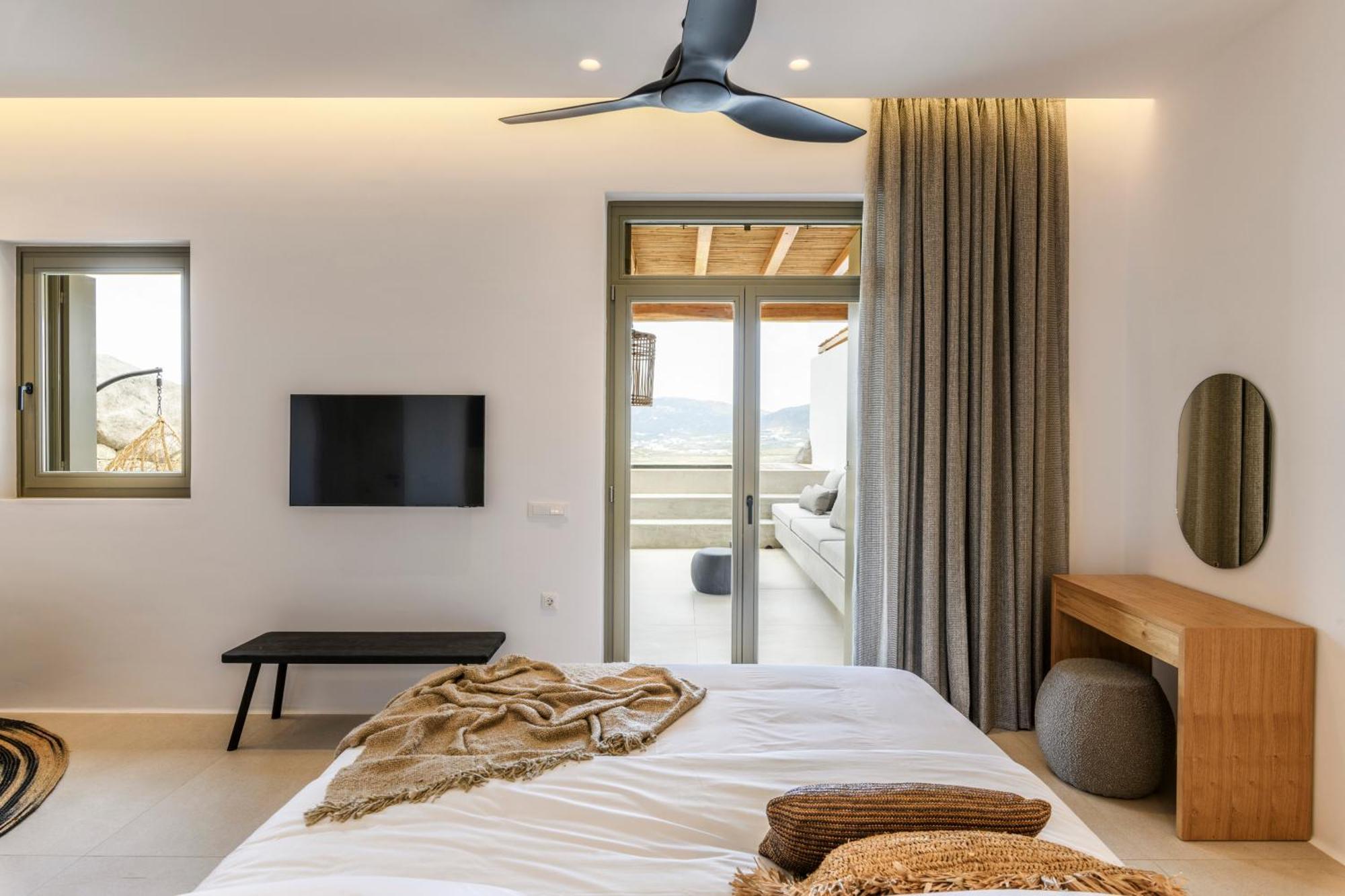Panormos Bay Luxury Hotel